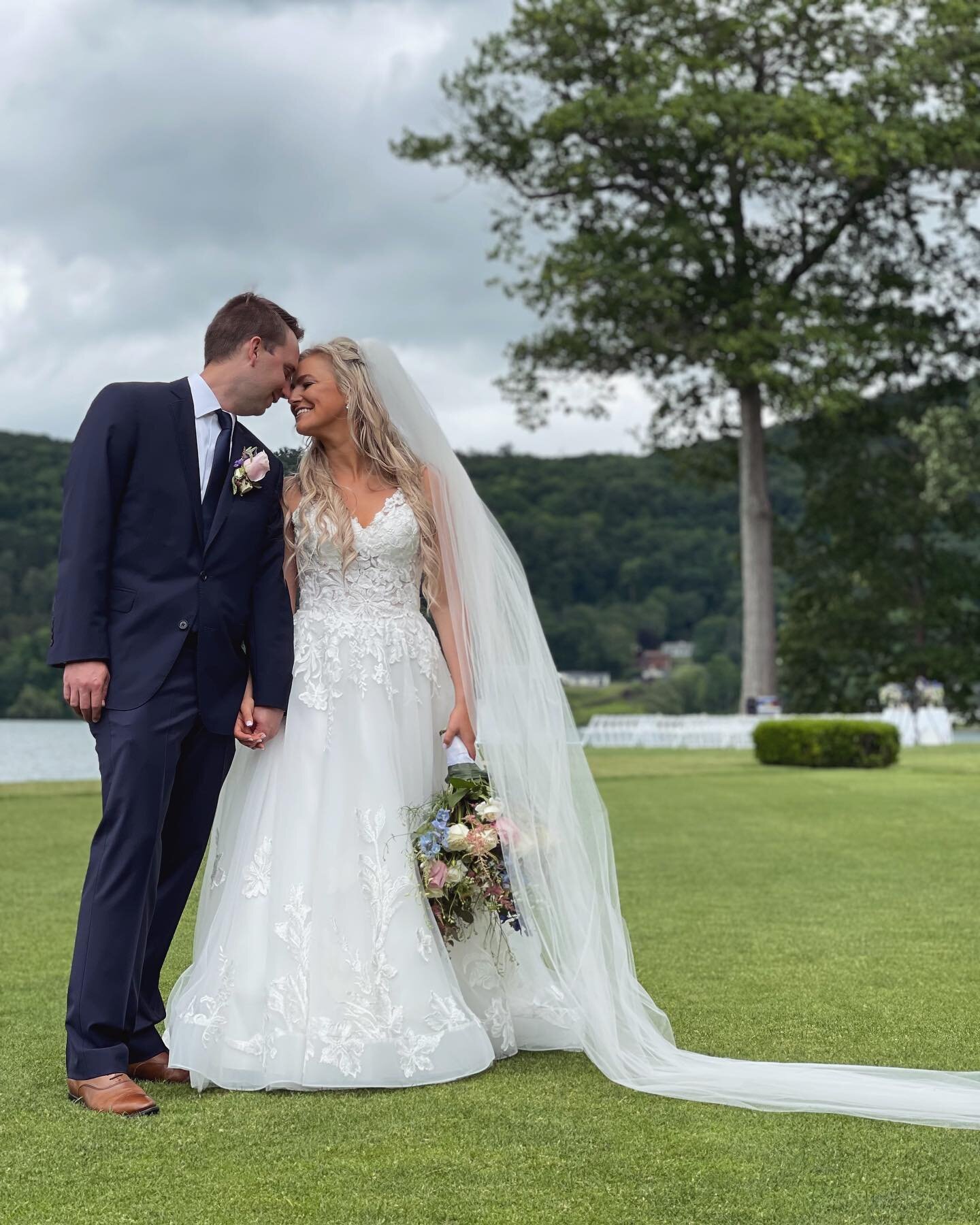 Congrats Emily and Vince! 🎥🎬What an amazing wedding at the @otesagahotel in Cooperstown, NY with @laurenharrienger_photo 📸 and @digitalmusiciansdjs 🎶

#cooperstownwedding #cooperstownweddingvideo ##glimmerglasslake #bride #groom #weddingdress #we