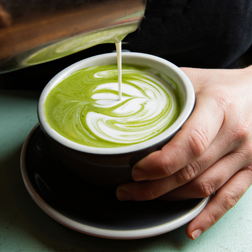 Matcha pour.jpg