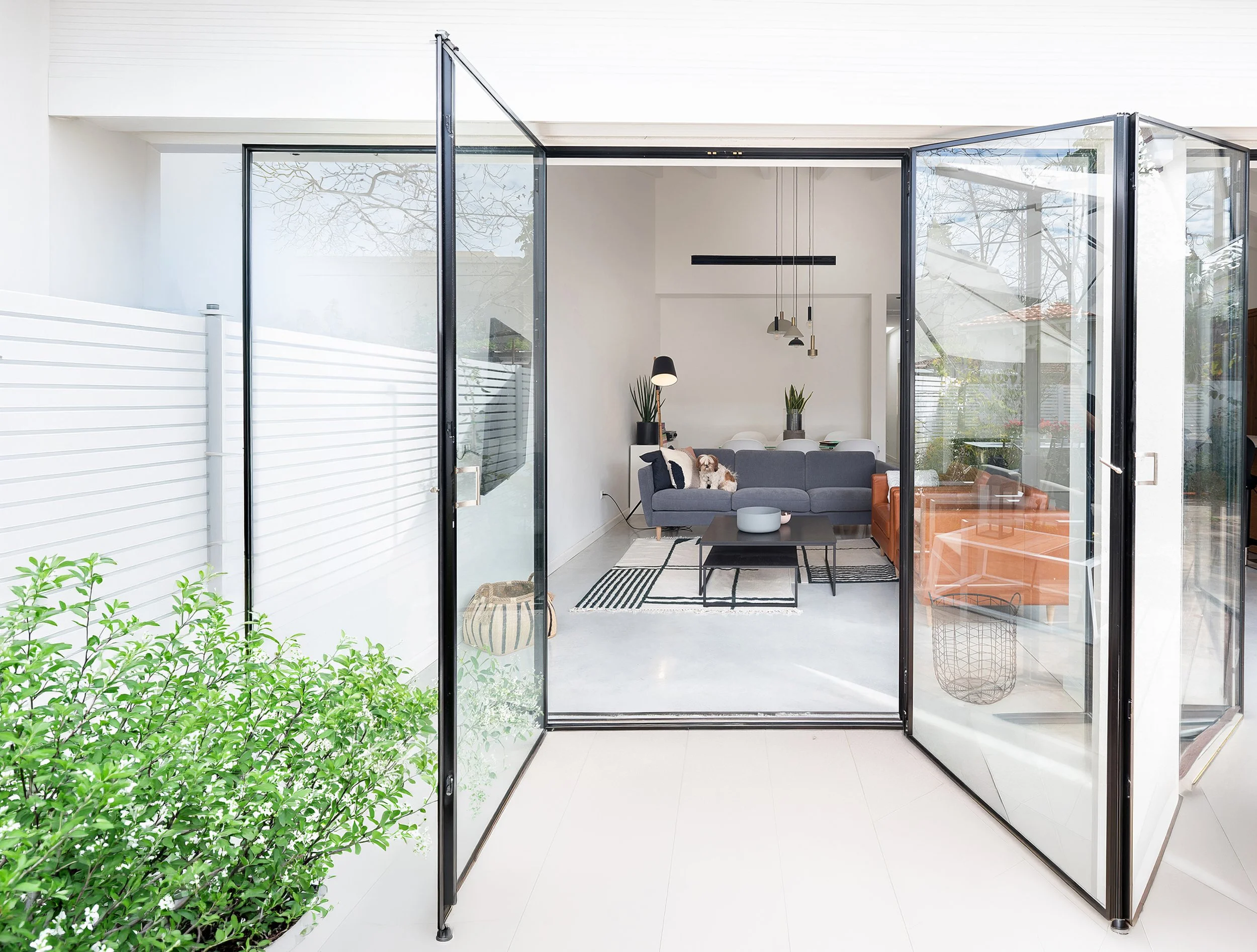 **Living Space**

Fine art architectural and interior photography capturing a contemporary residential living space through natural light, balanced composition, and refined visual storytelling for architects and interior designers.


צילום אדריכלות |