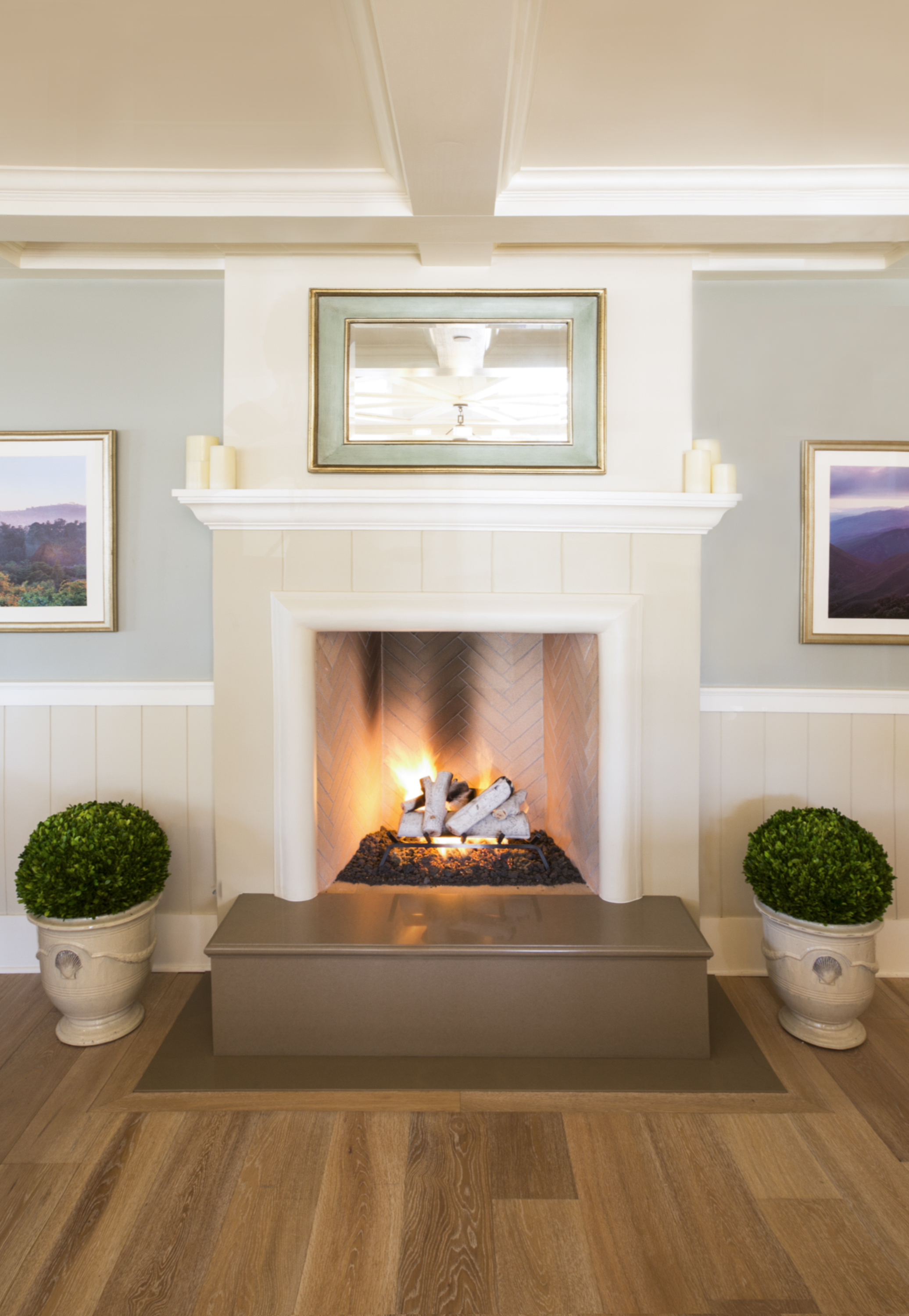 THE AMERICAN RIVIERA BANK - FIREPLACE