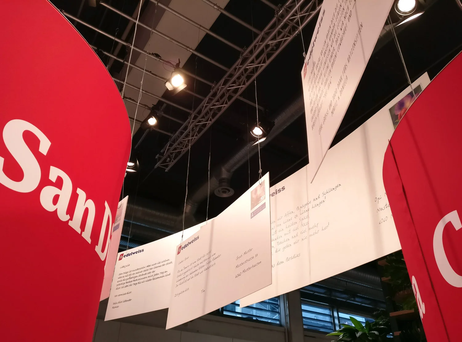 PENGland-AG_Erlebnistipp_Edelweiss-Air_FESPO-2017-(12)_web.jpg