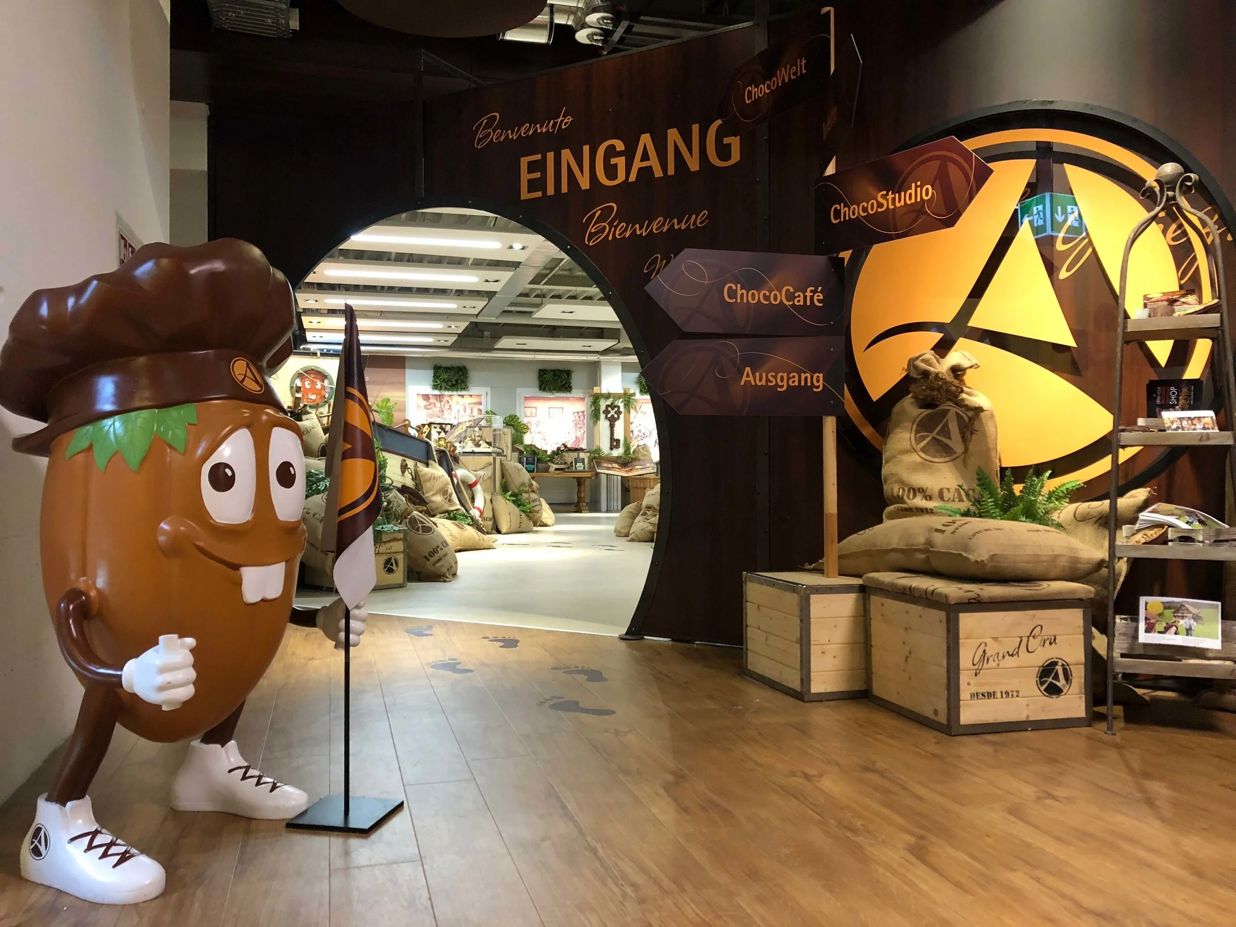 Aeschbach Chocolatier Erlebniswelt PENGland UPDATE 2019 (19).jpg