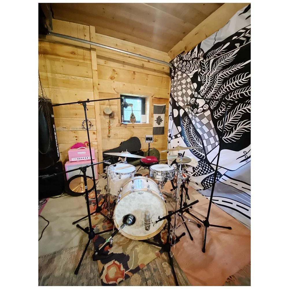 #recording with @seanwatsongraham today at @lostmilebarn! Always love getting to rip songs in a big wooden barn! Also the beauty tunes doesn&rsquo;t hurt! #ycdrumcrew #alpacasftw #studiolife