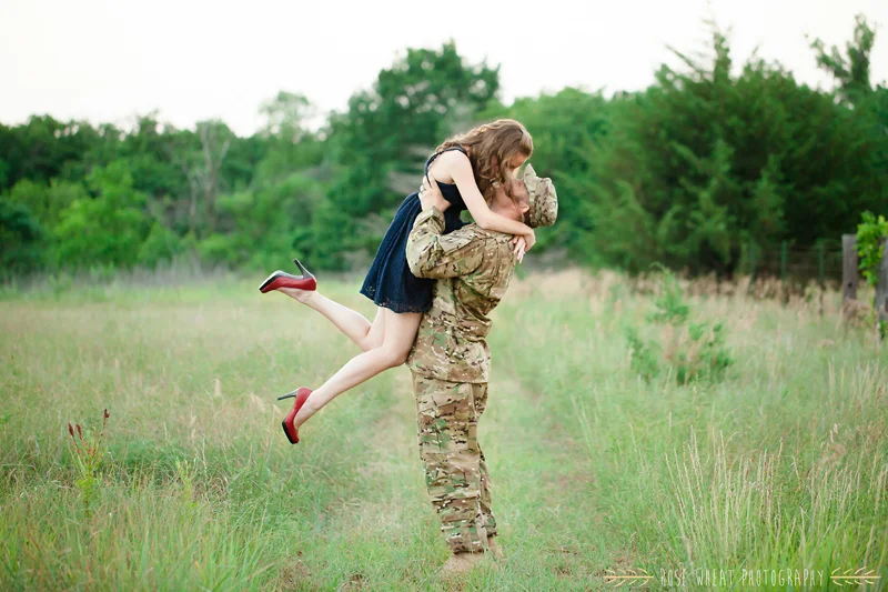 16. predeployment_couple_photos_pillsbury_crossing-2.jpg