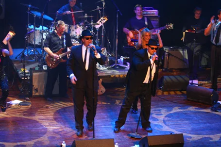 J&E at HOB2.jpg