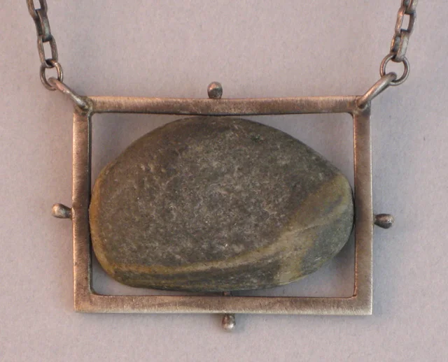Brooch 10