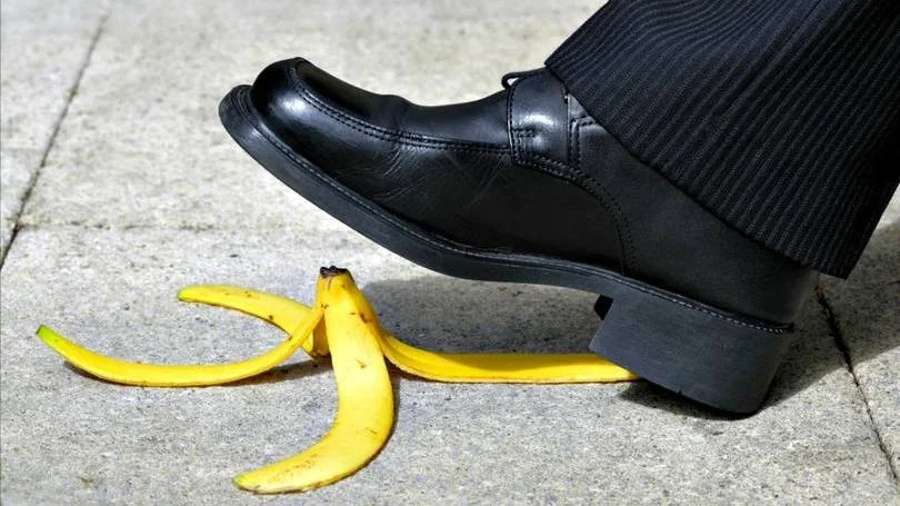 size_810_16_9_executivo-pisa-em-casca-de-banana.jpg