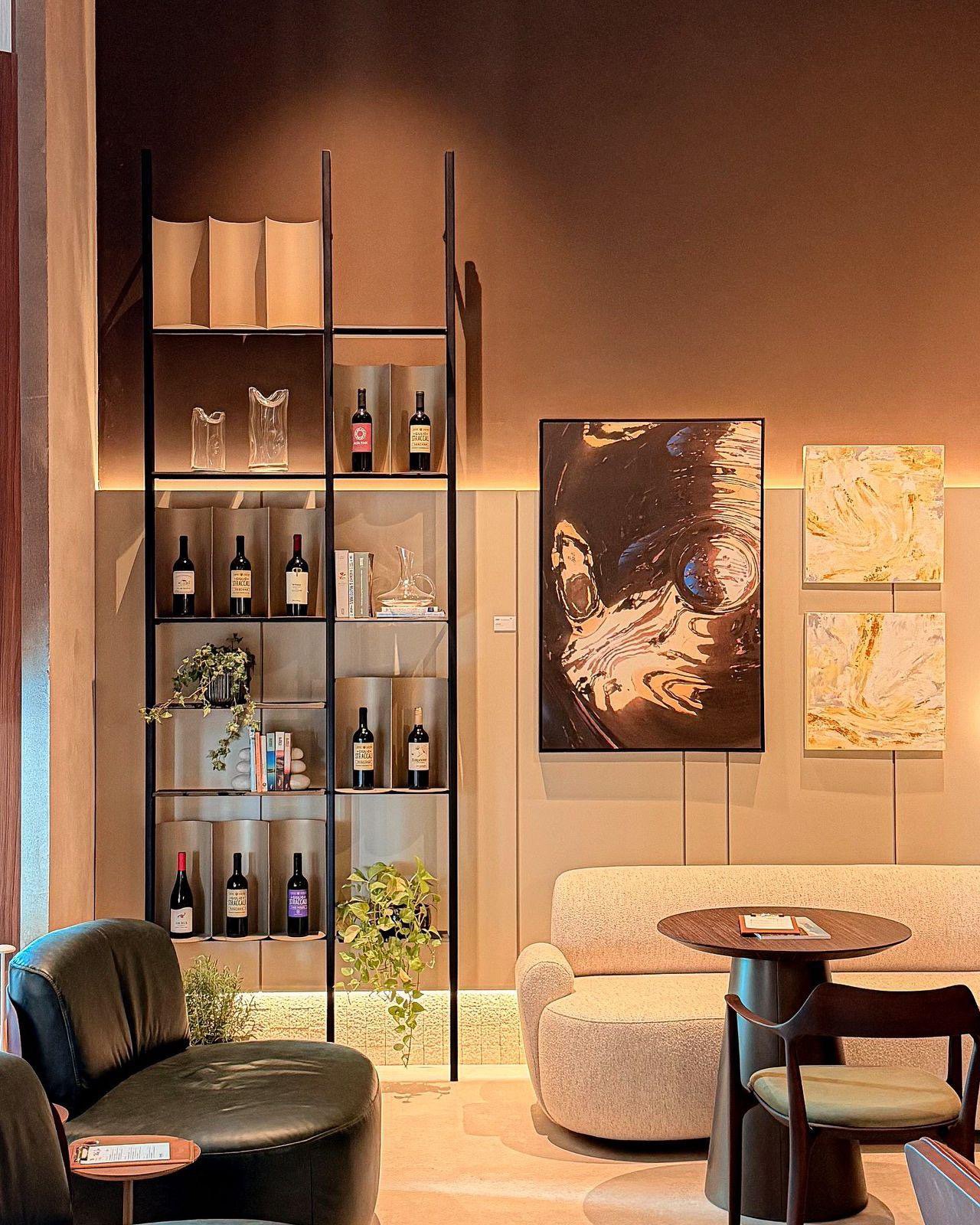 Arquiteto Netto Figueiredo apresenta wine bar intimista e sofisticado na Campinas Decor 2026