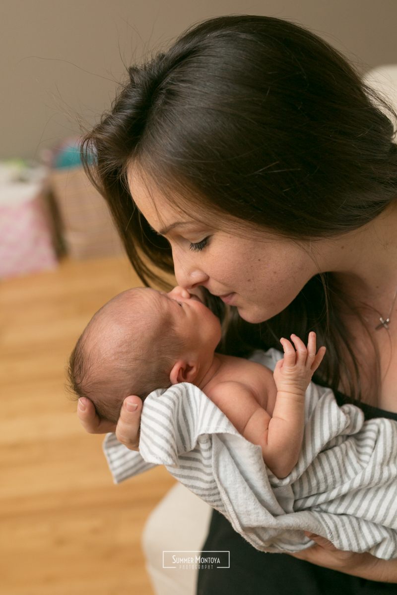 newborn-girl-with-mom