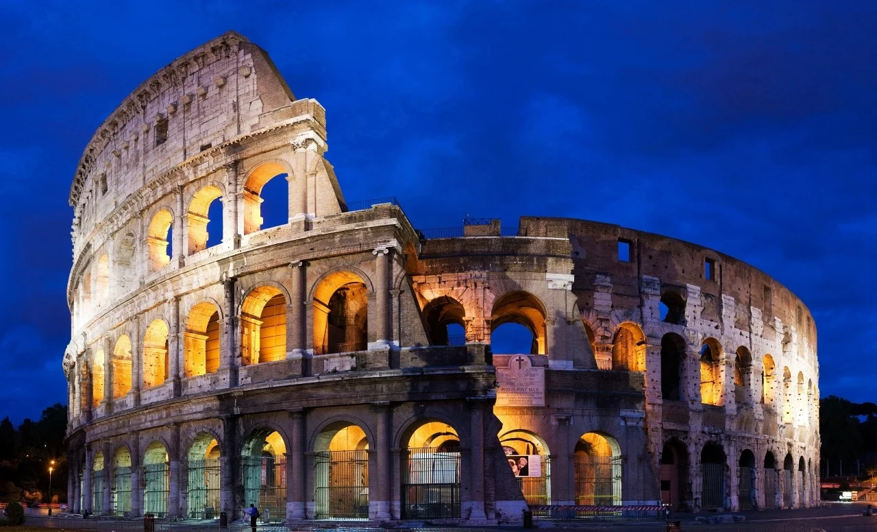 colosseum_amphitheatre_rome_italy.jpg