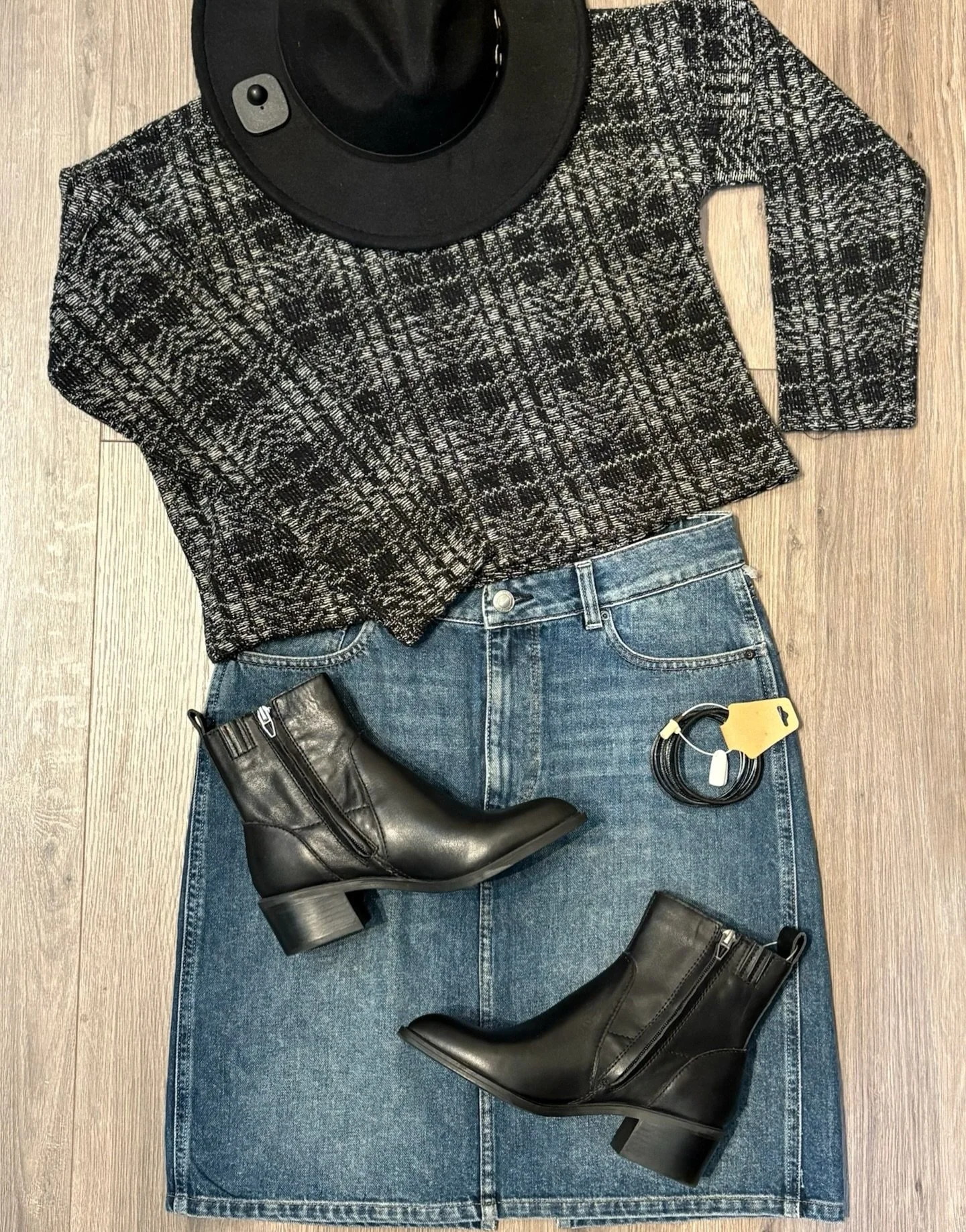 Shop #WoodstockVibes 🌙