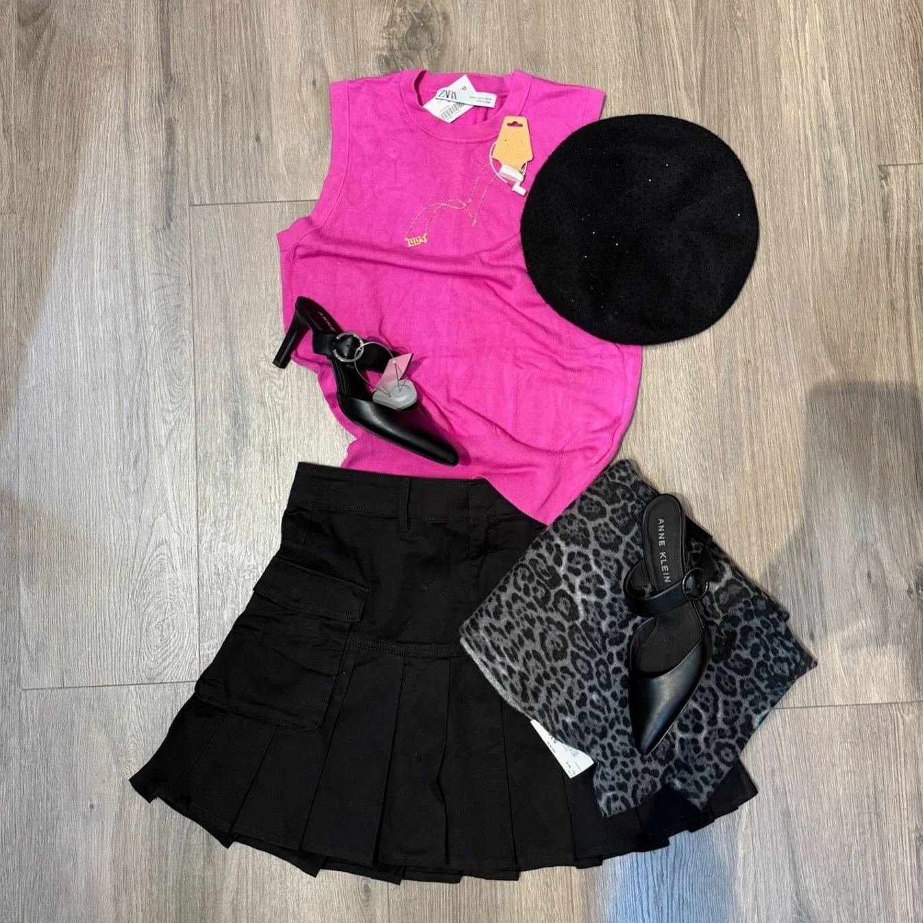 Come shop 🩷 Open daily!