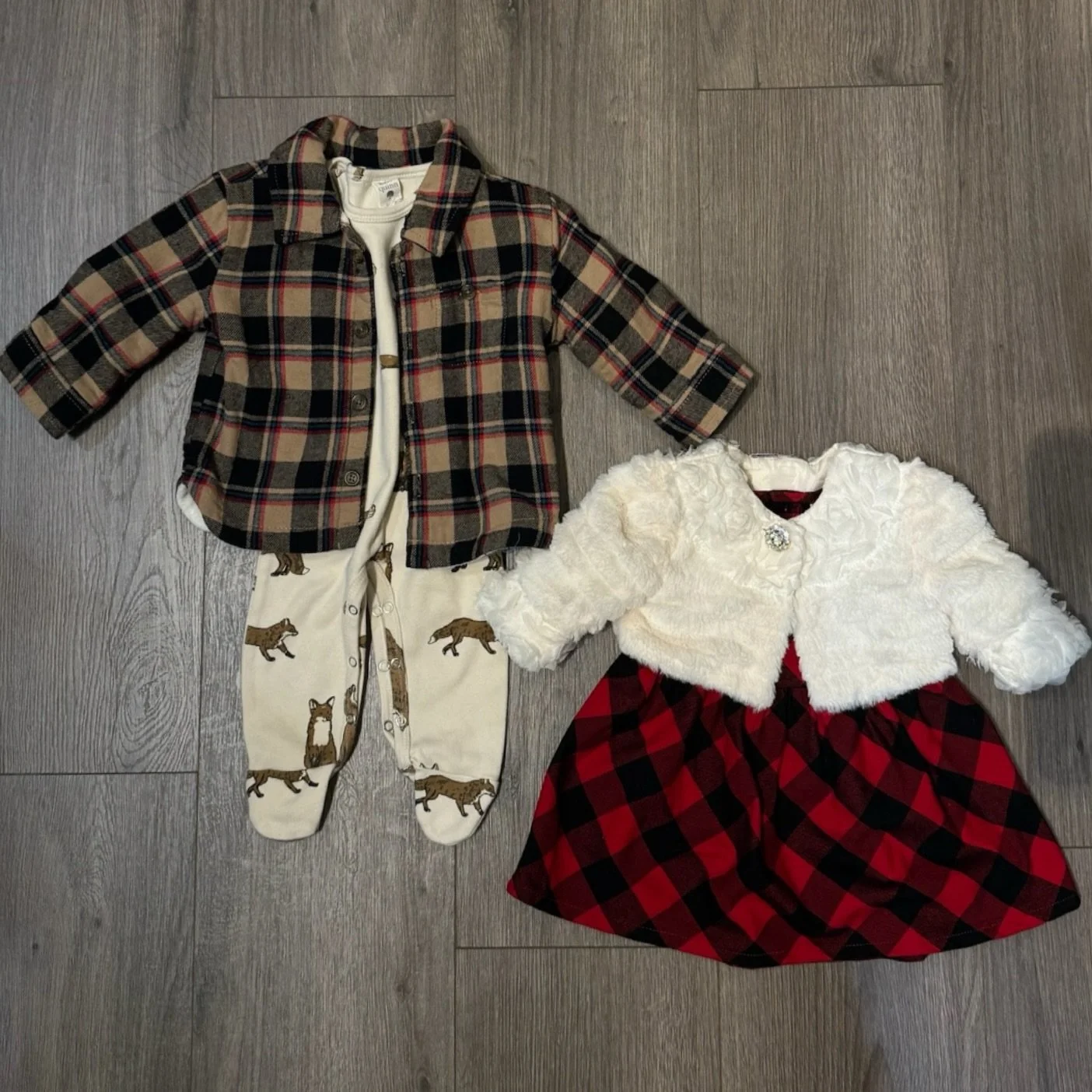 Happy Friday 🎁 Come shop for yourself + the kiddos! #WoodstockVibes