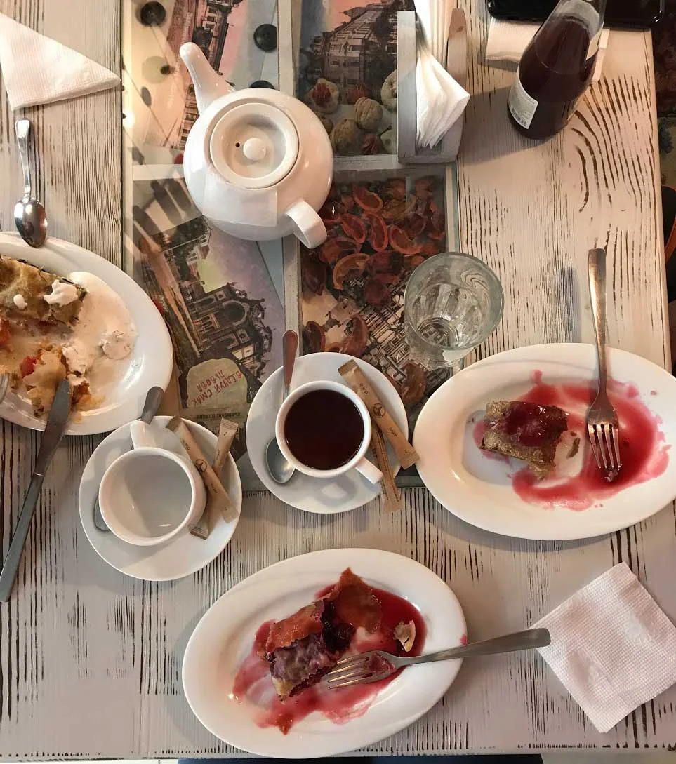 Strudels and tea at Lvivski Plyatski in Khmelnitskyy.