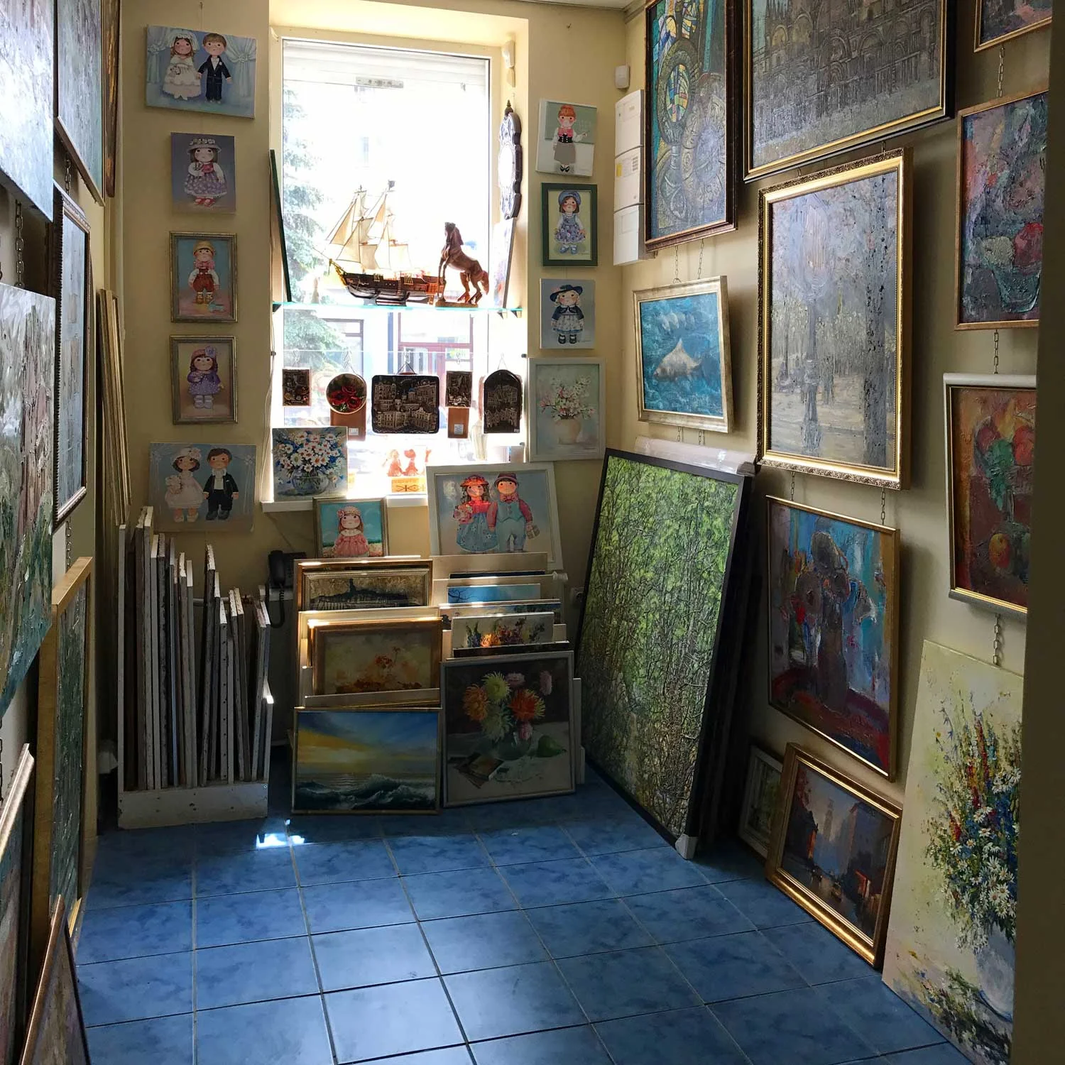 There are, of course, good things in Khmelnitskyy, like this little art gallery we wandered into.