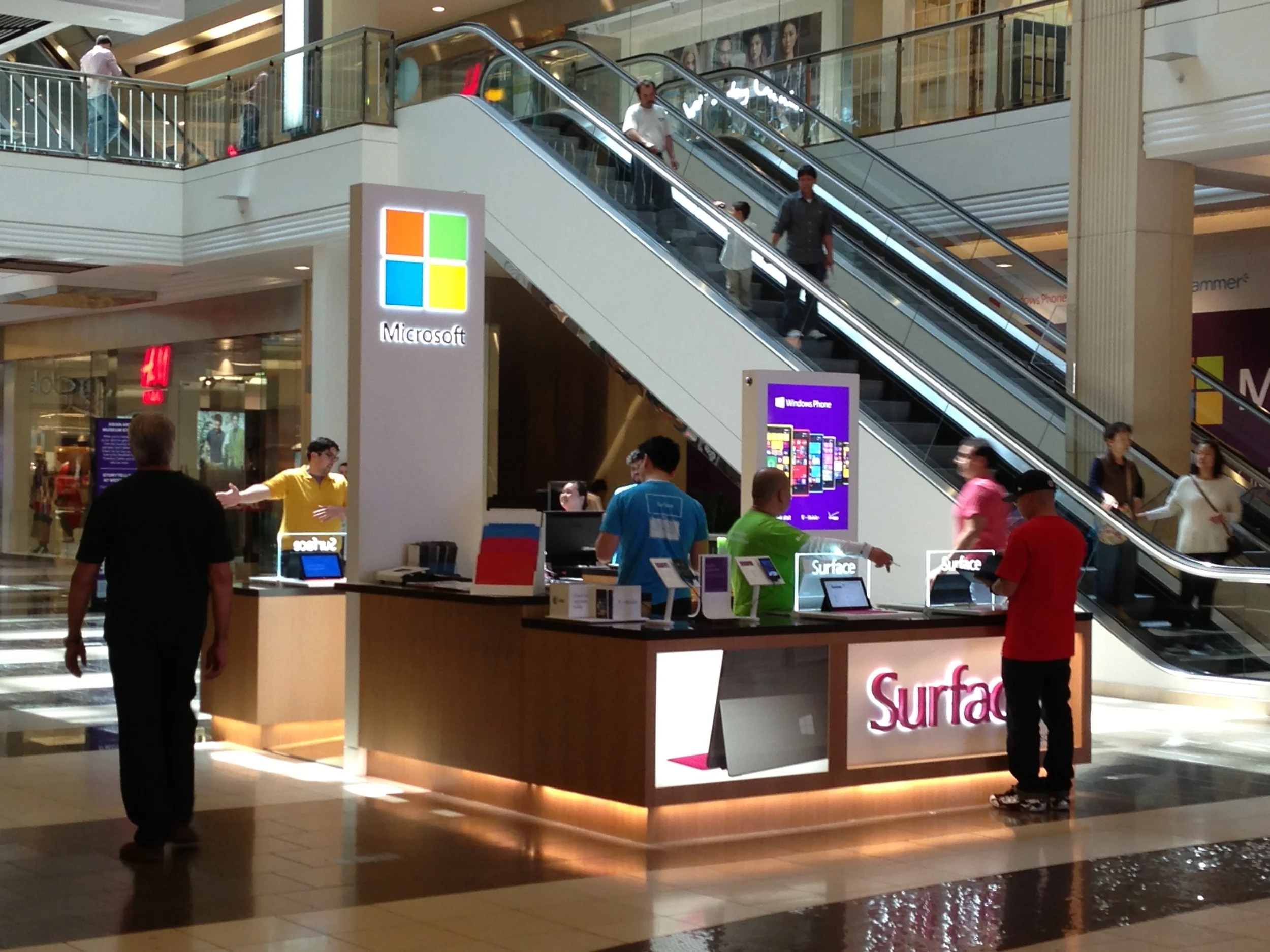 Surface Mall Kiosk for preorders