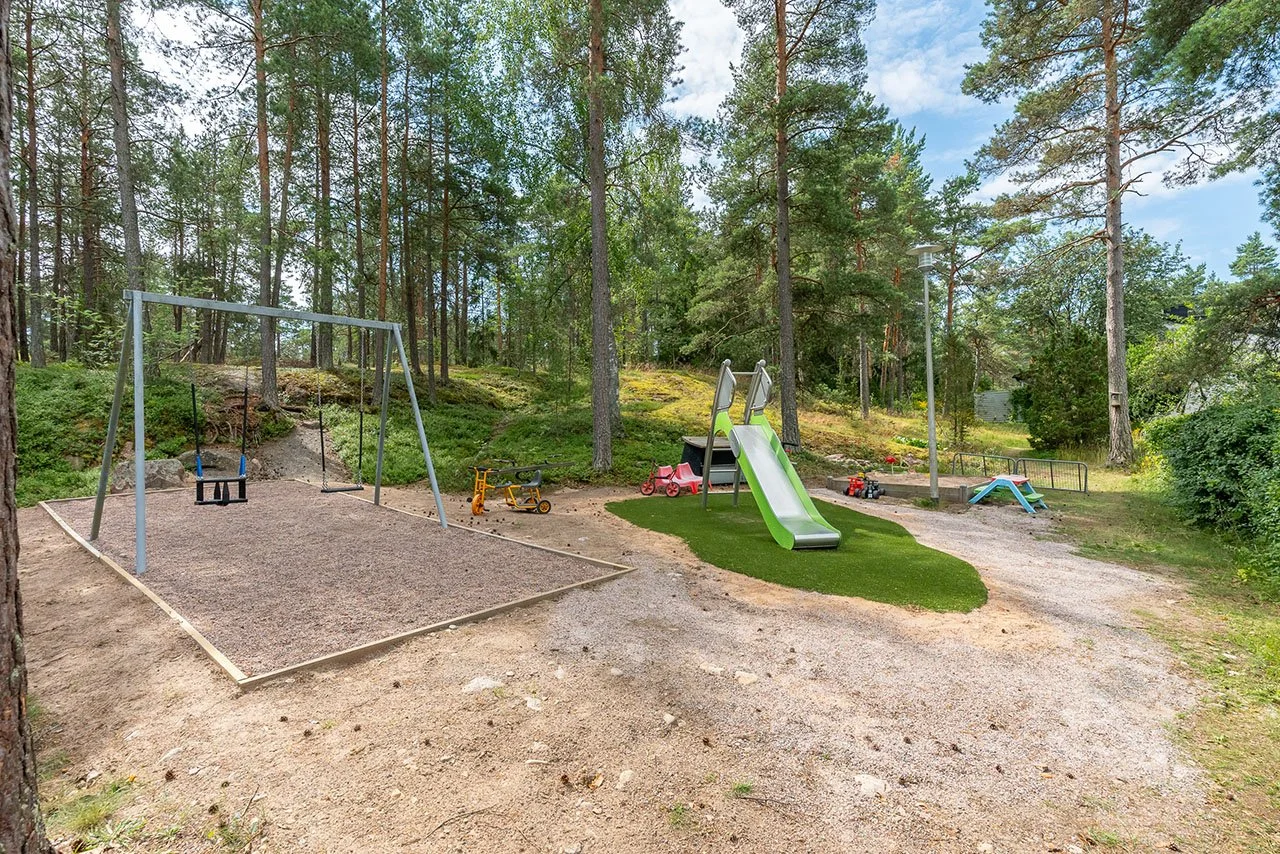 riilahdentie5F_leikkipaikka1.jpg