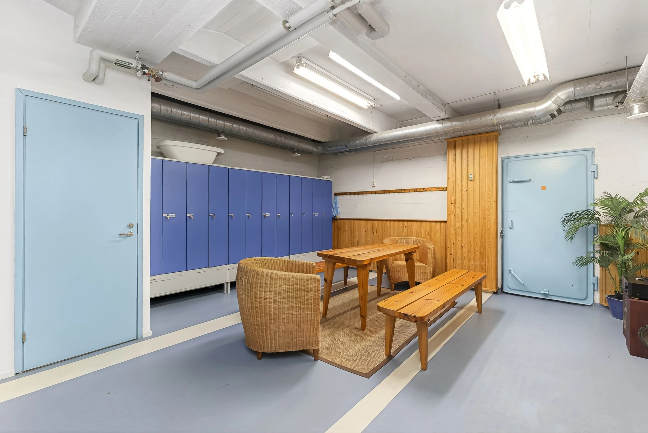 ruoholahdenk10_pukuhuone copy.jpg