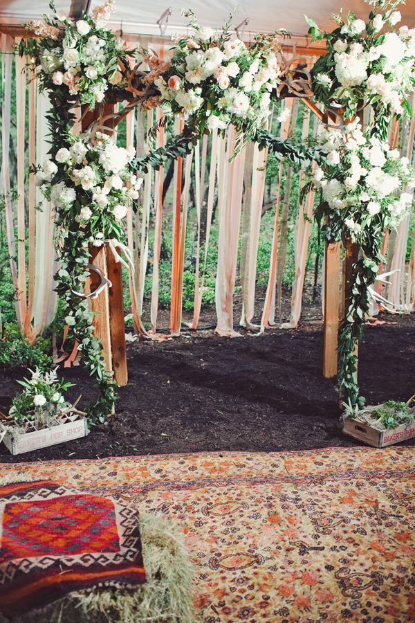 Boho ceremony by The Nichols via Ruffled