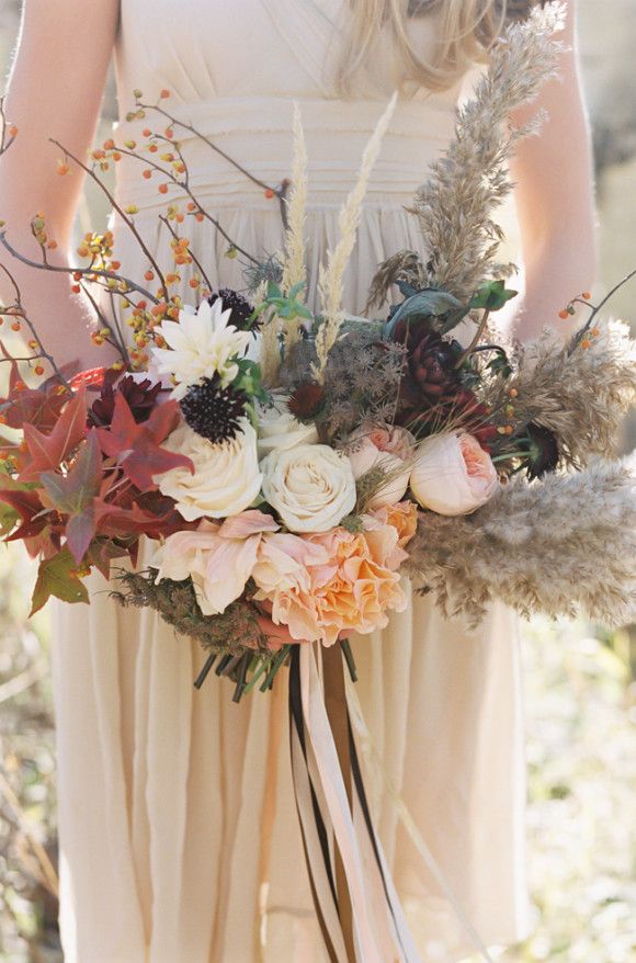 Allison Baddley bouquet photographed by Green Apple Photography via Wedding Sparrow