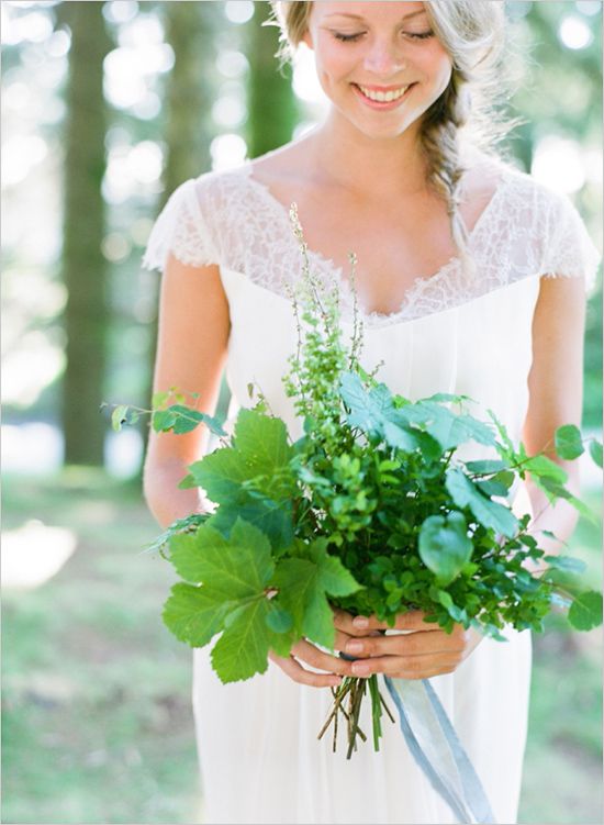 Green bouquet by Nina & Wes