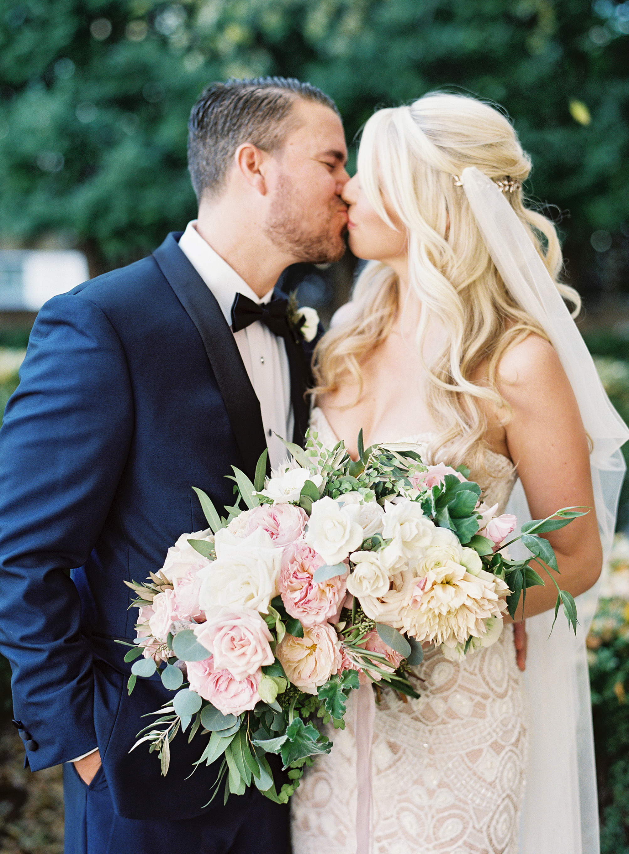 Jenna & Jon: Dallas Garden Wedding - Lindsey Brunk