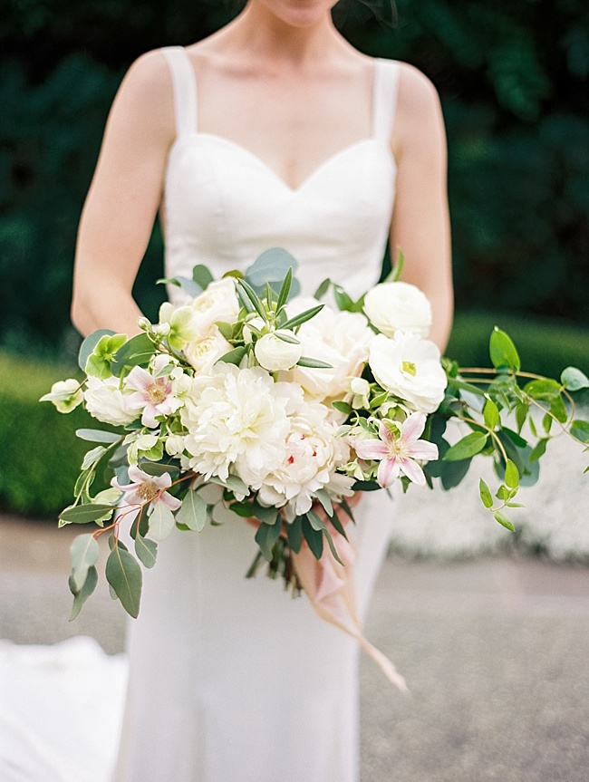 Claire & Chris: Romantic Dallas Arboretum Wedding - Lindsey Brunk