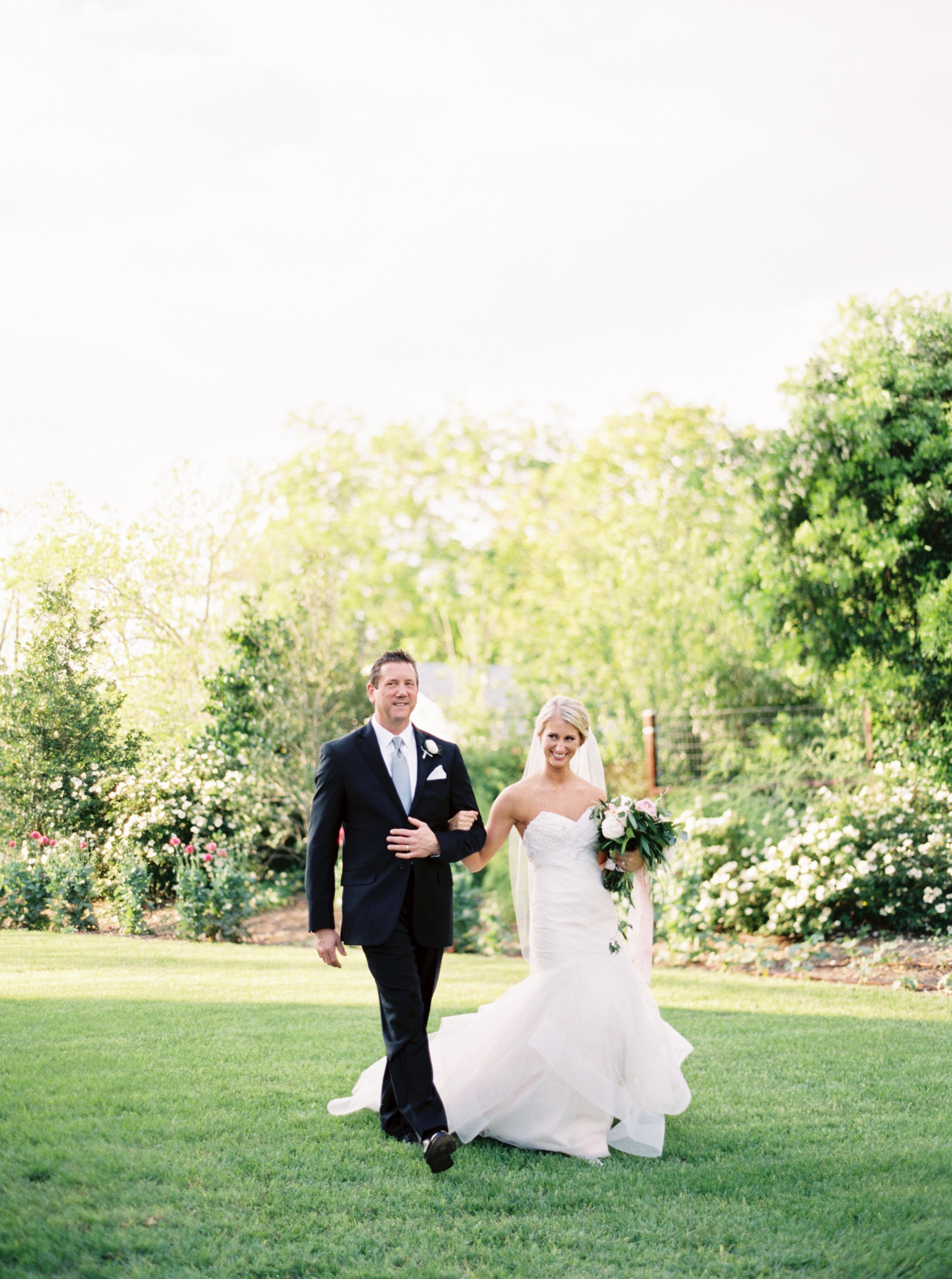 Stunning Outdoor Austin Wedding - Lindsey Brunk