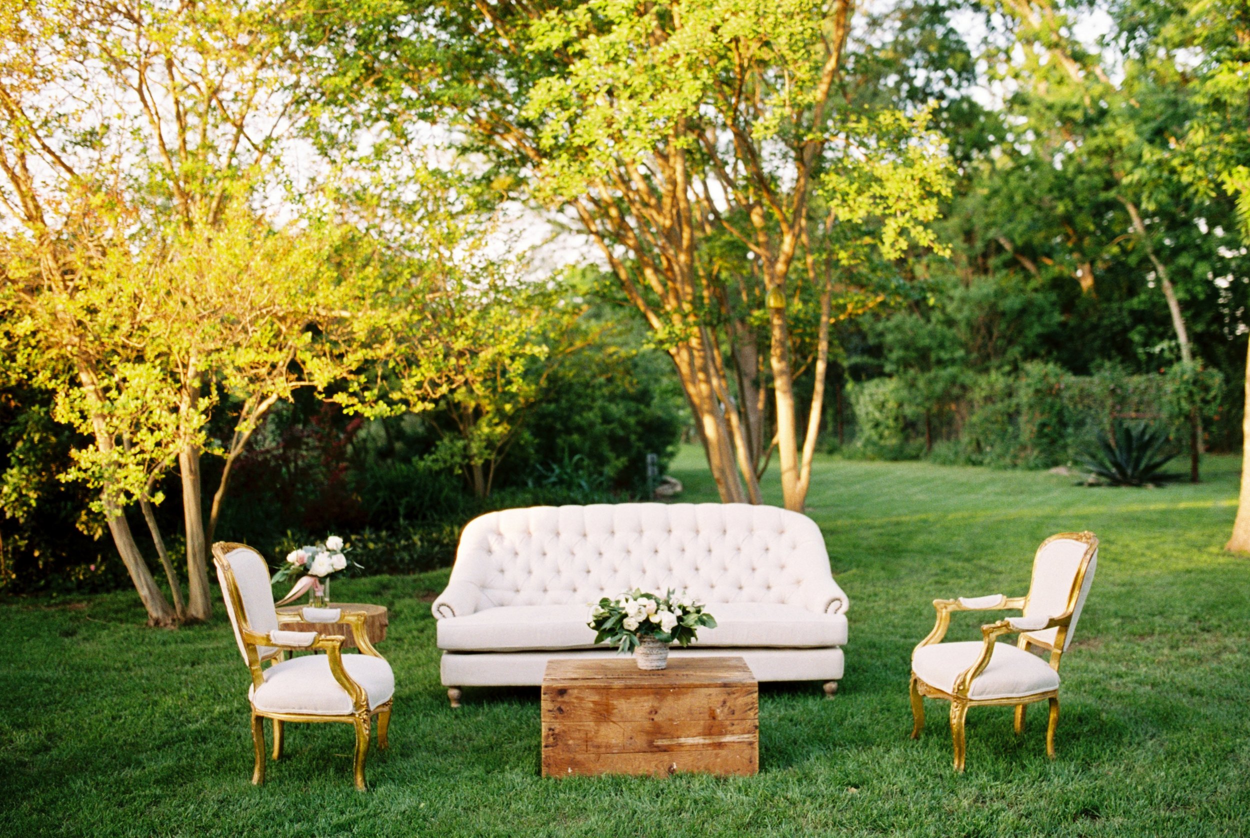 Stunning Outdoor Austin Wedding - Lindsey Brunk