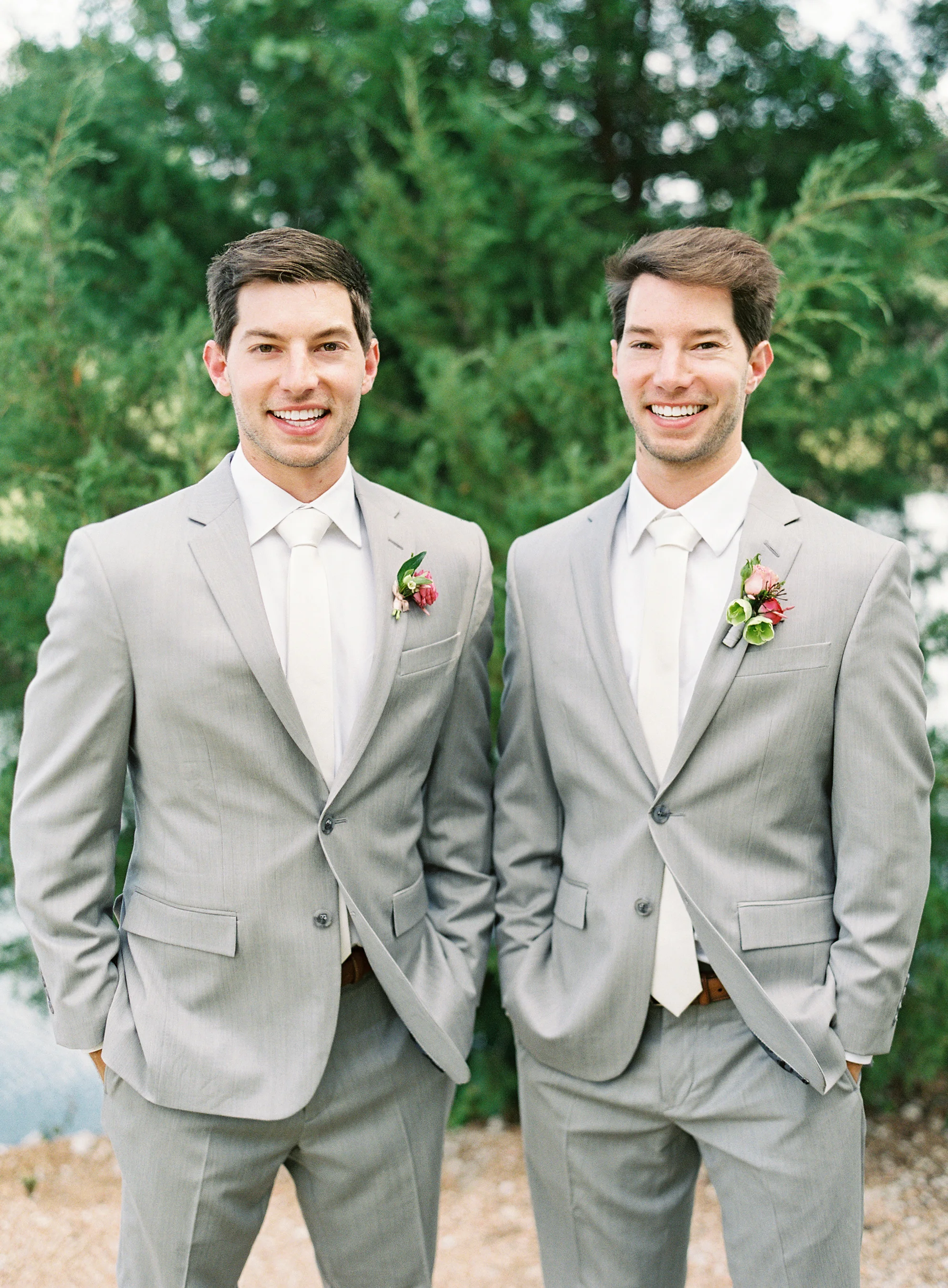 Amy & Cory: Vibrant Summer Wedding - Lindsey Brunk