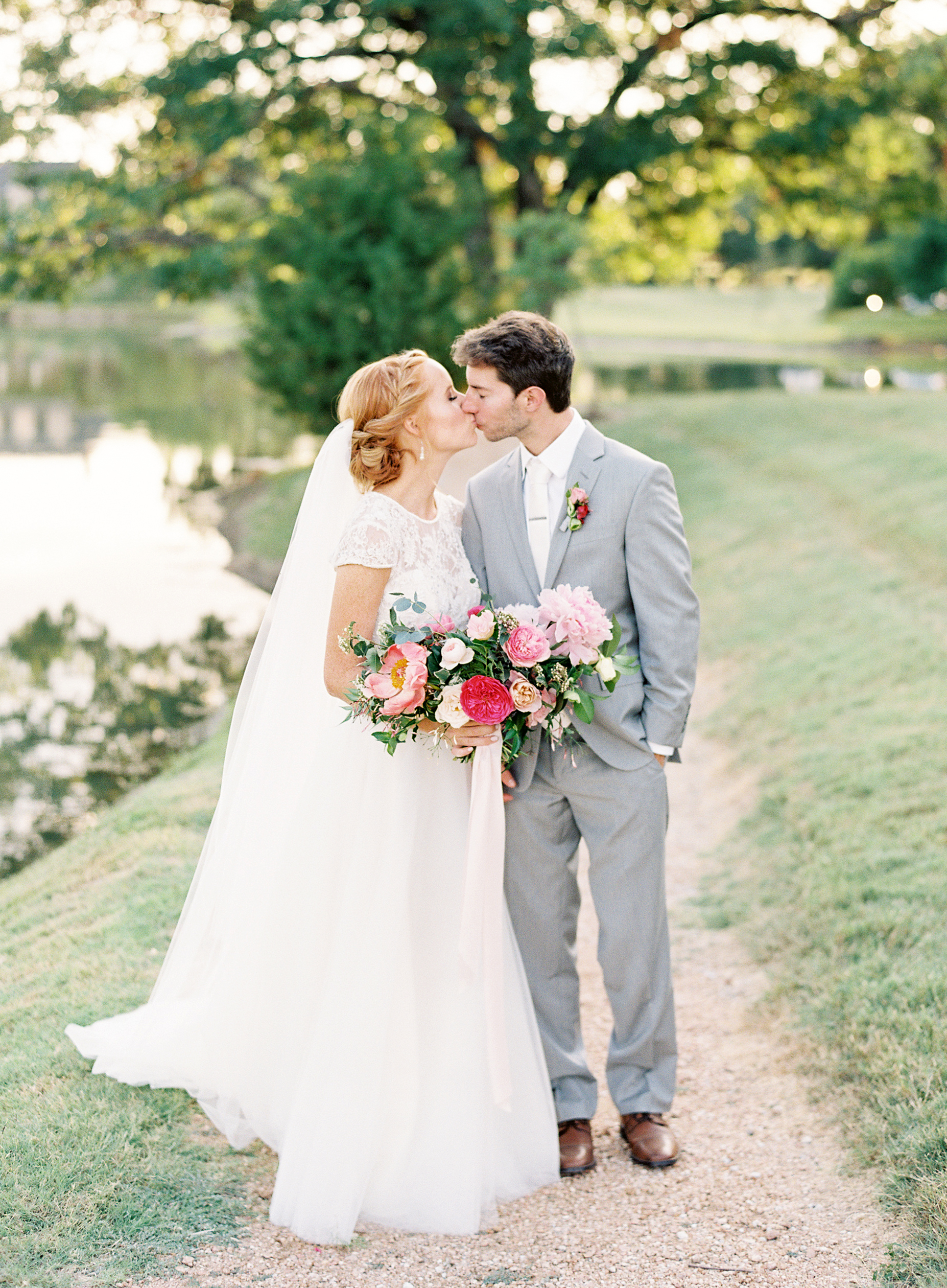 Amy & Cory: Vibrant Summer Wedding - Lindsey Brunk