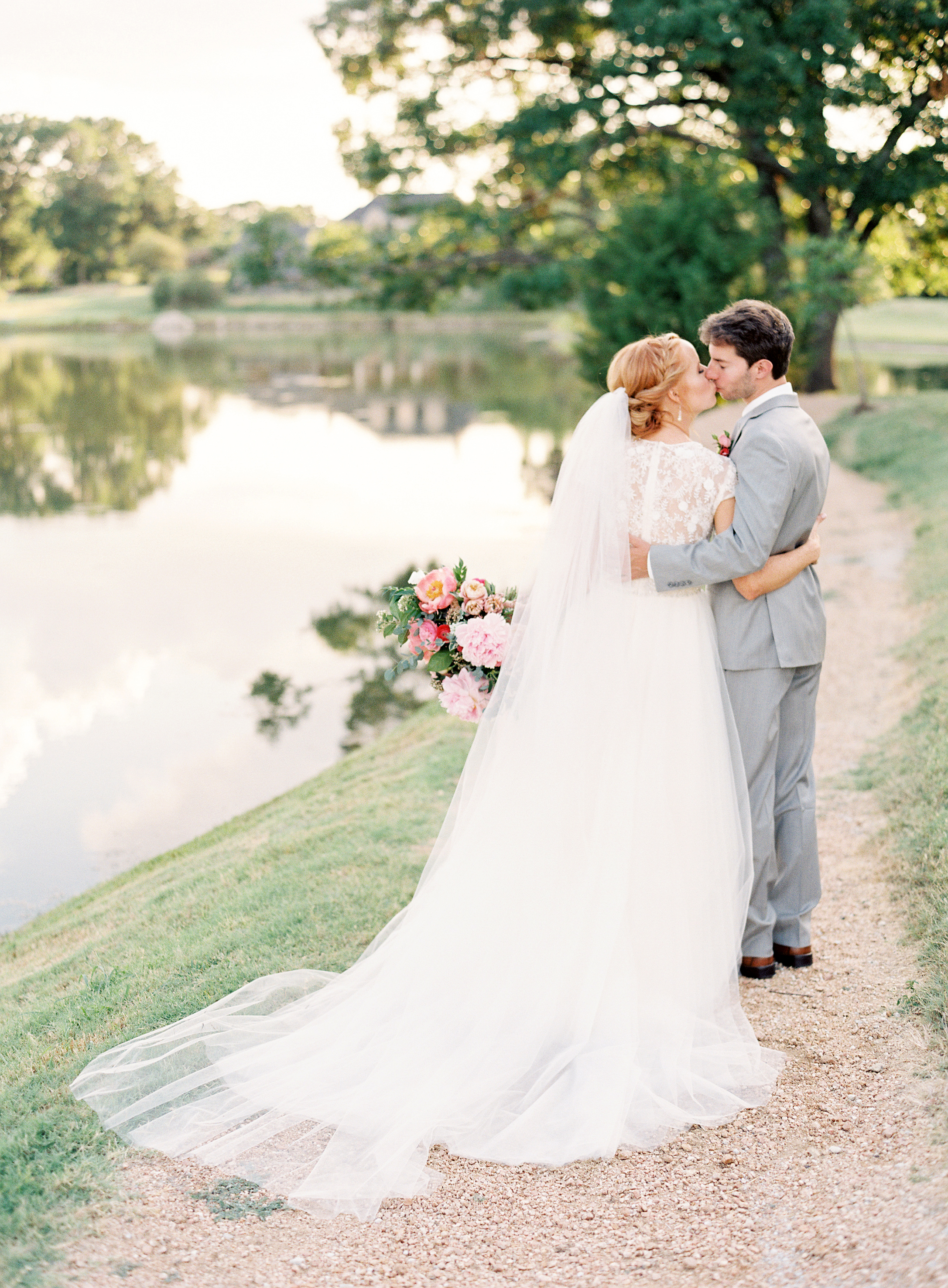 Amy & Cory: Vibrant Summer Wedding - Lindsey Brunk