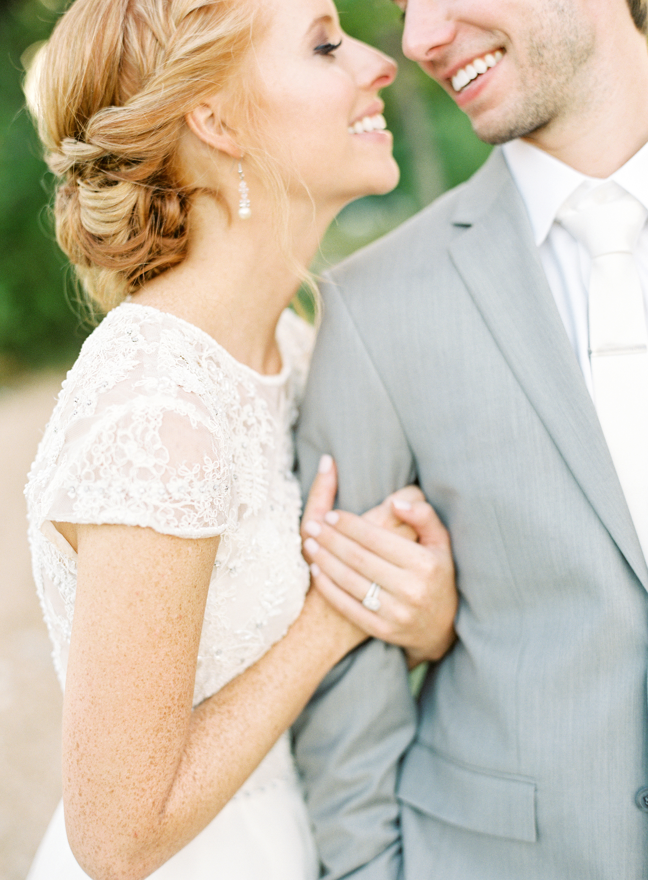 Amy & Cory: Vibrant Summer Wedding - Lindsey Brunk