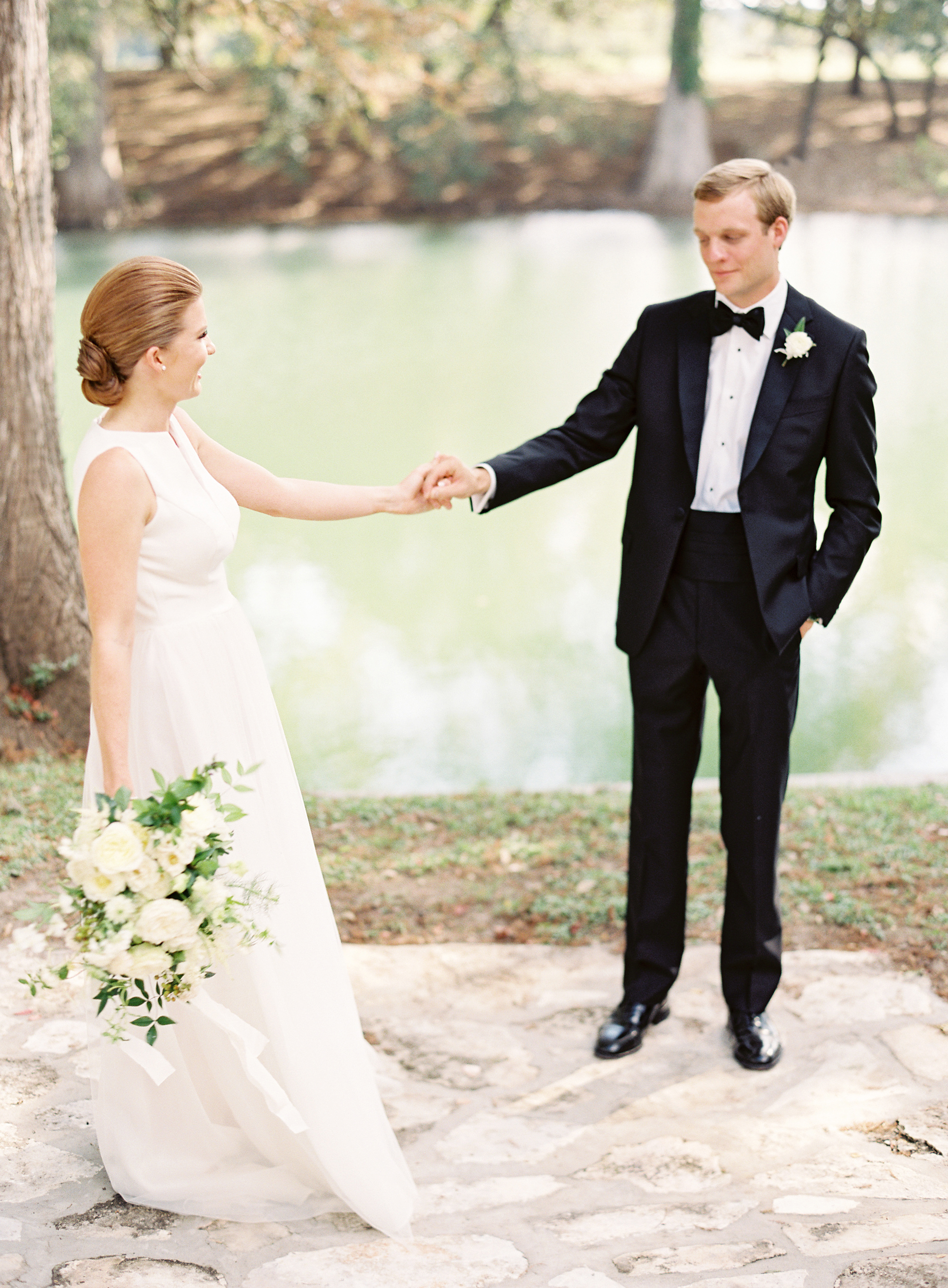 Black & White Hill Country Wedding - Lindsey Brunk