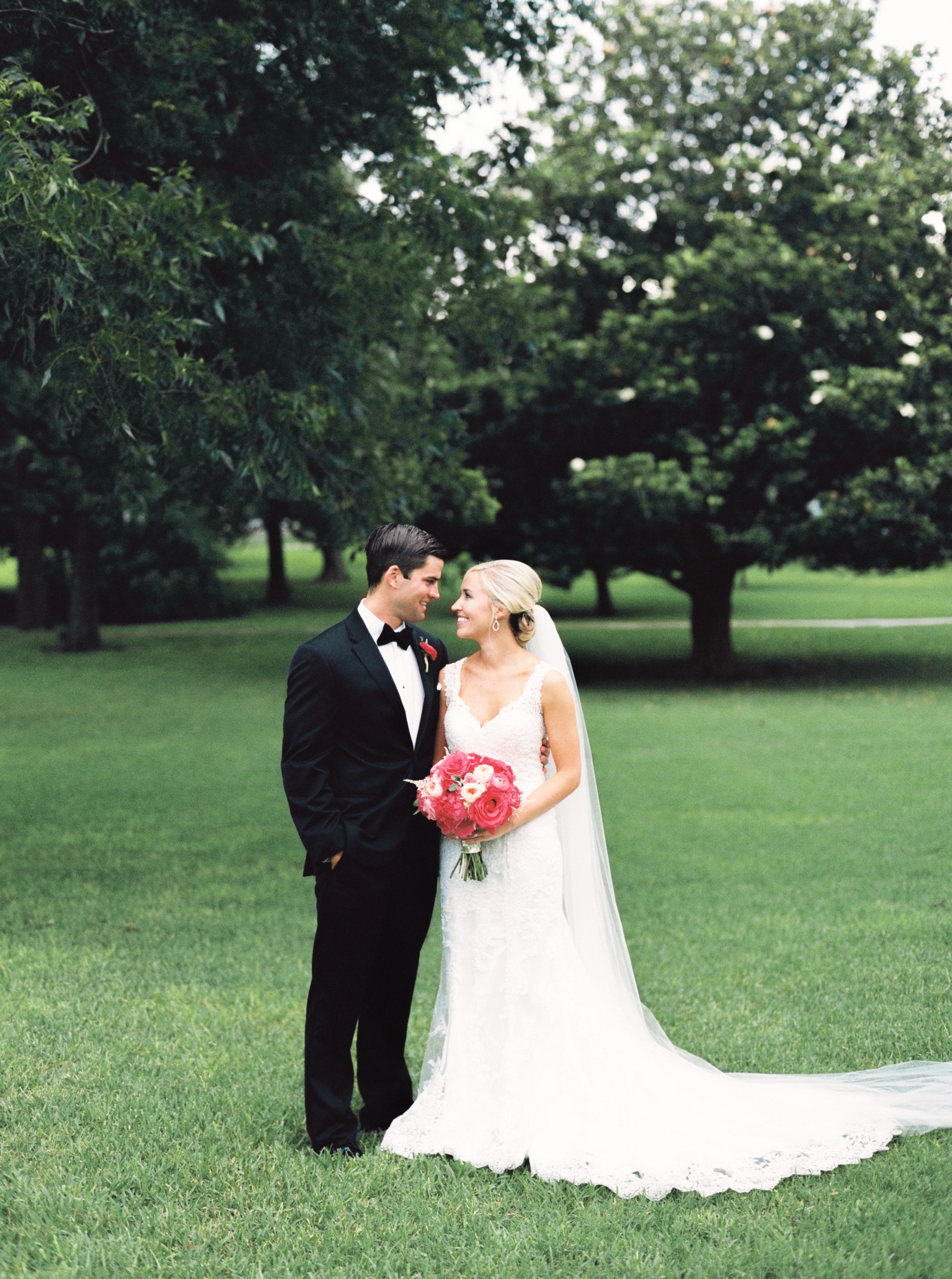 Classic Austin Wedding - Lindsey Brunk