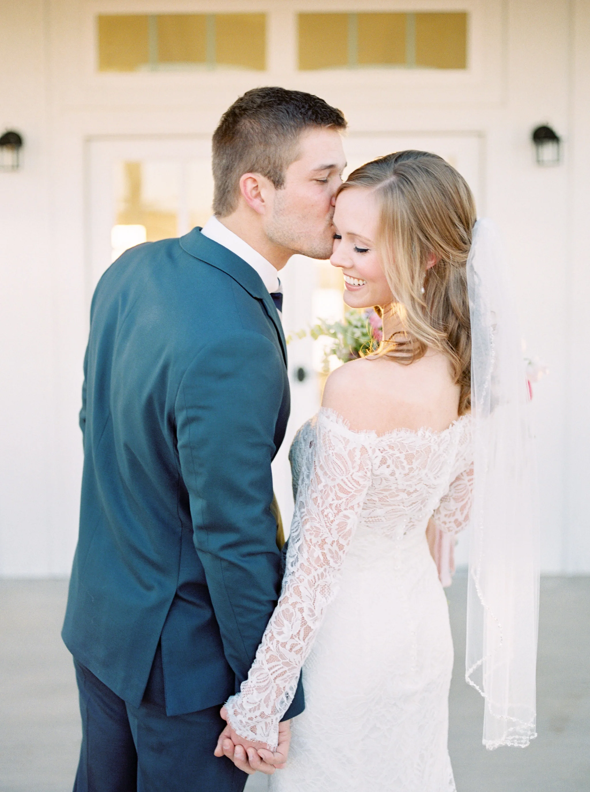 Vibrant Winter Wedding - Lindsey Brunk