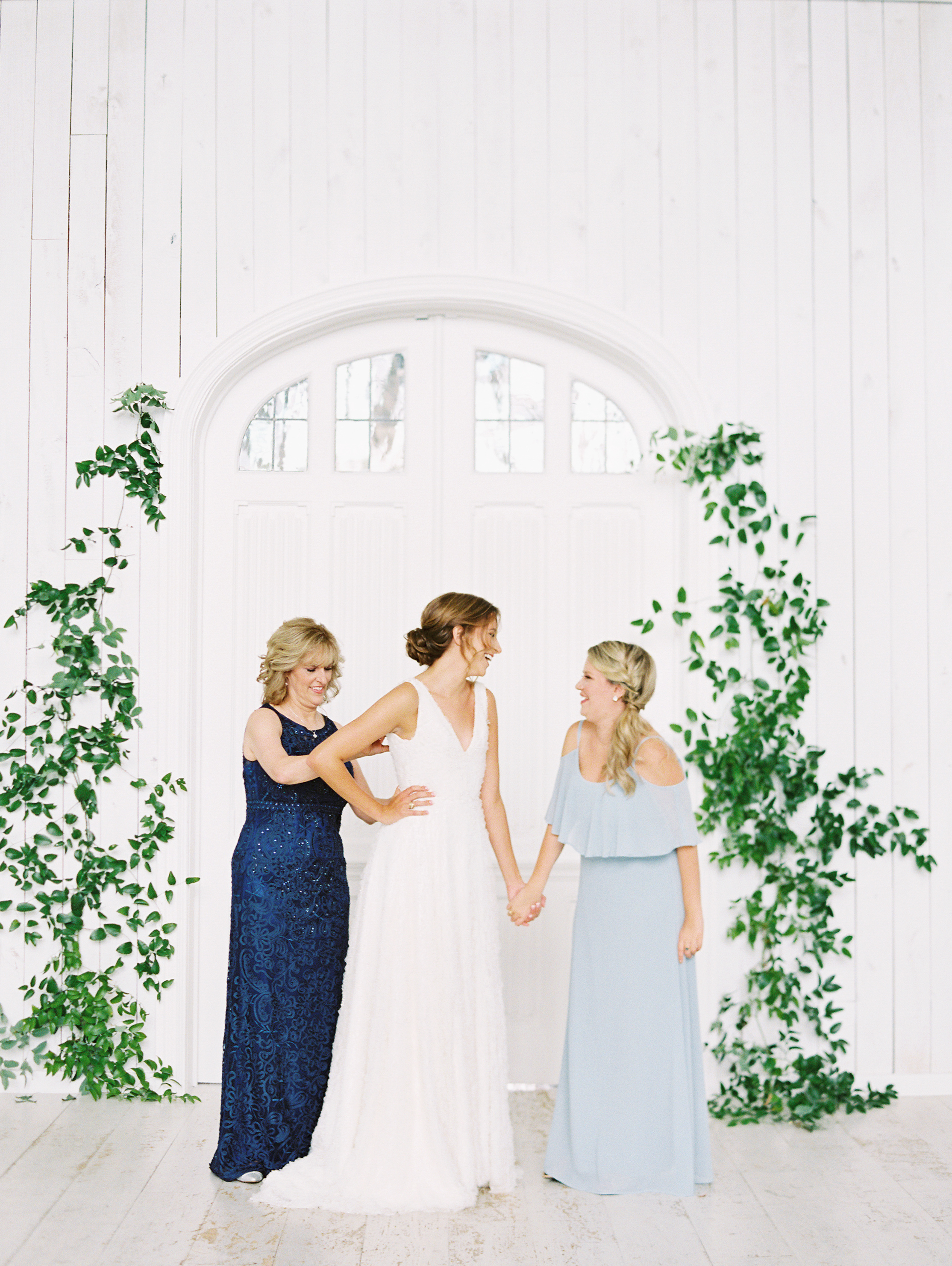 Summer Wedding in Shades of Blue - Lindsey Brunk