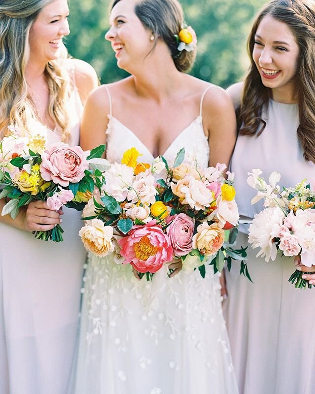 Brightening up your dreary Wednesday with these gorgeous blooms by @maxowensdesign! Photo by @beccaleaphoto from Evie &amp; Joe&rsquo;s colorful day featured on @martha_weddings!
.
.
.
.
#lindseybrunkweddings #ido #engaged #realwedding #dallaswedding