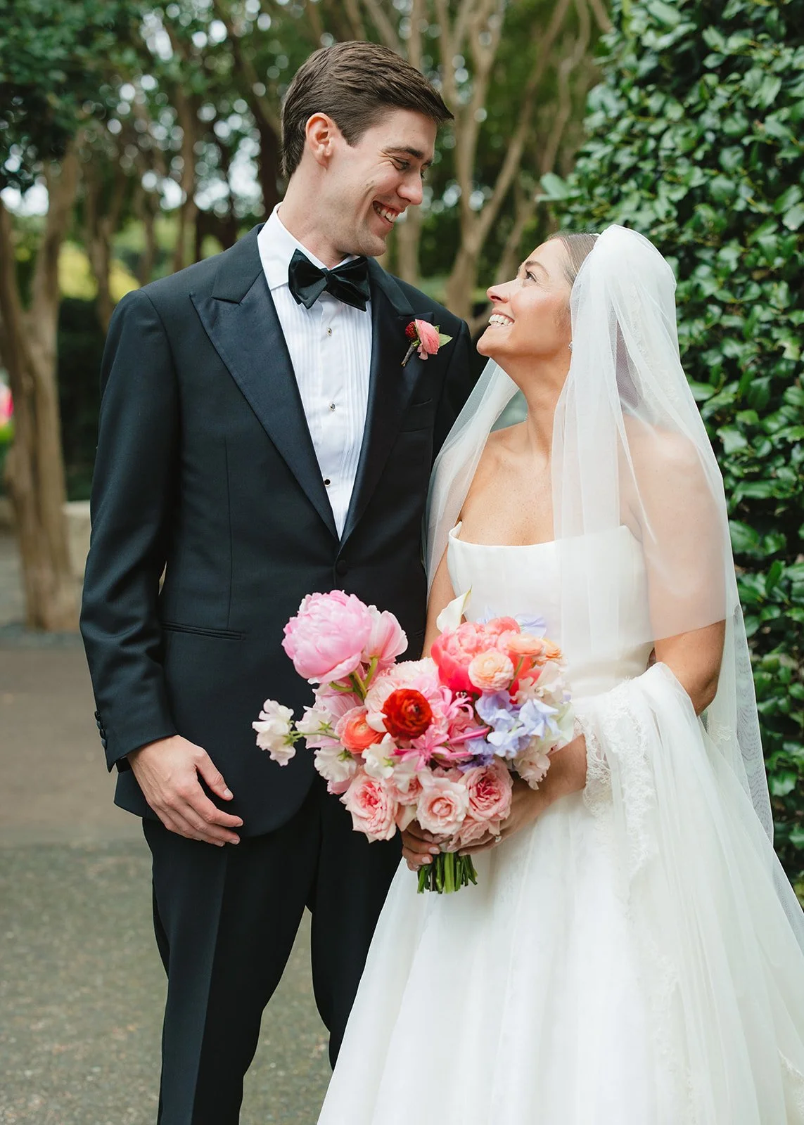 Bold &amp; Colorful Wedding at The Dallas Arboretum - Lindsey Brunk Weddings