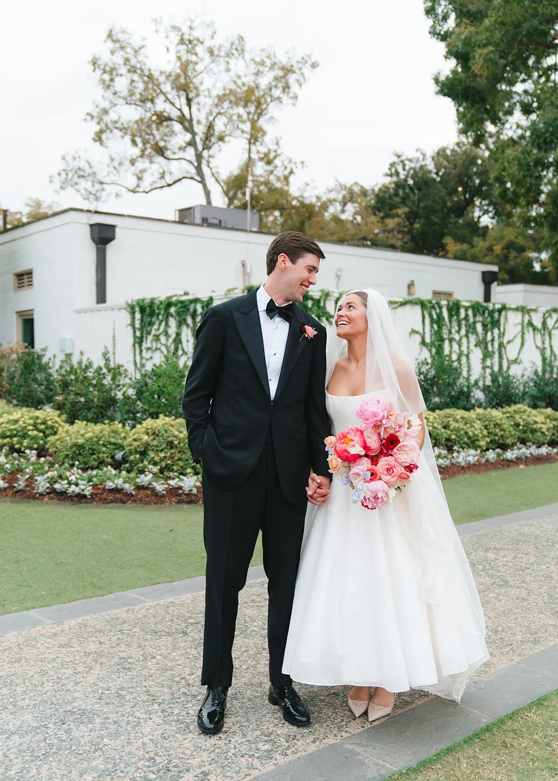 Bold &amp; Colorful Wedding at The Dallas Arboretum - Lindsey Brunk Weddings