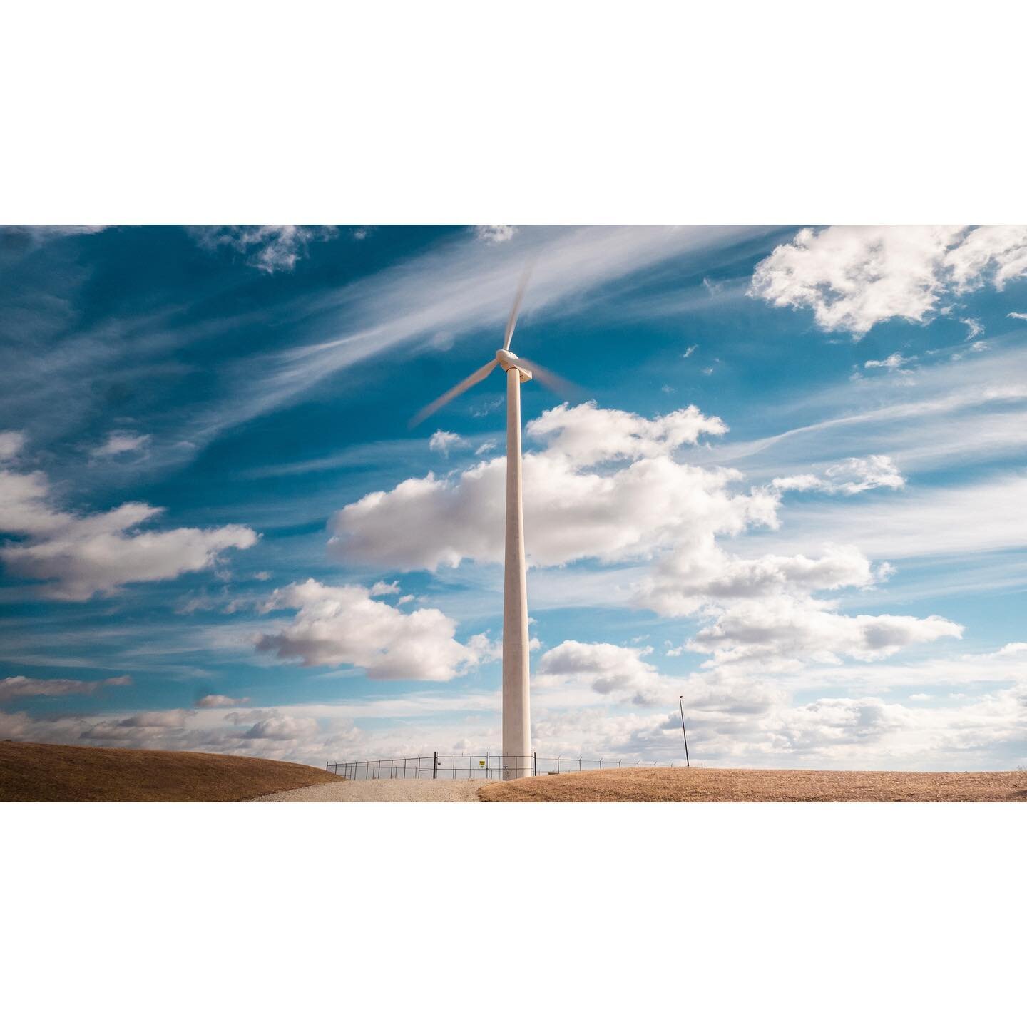 Windmill just north of Lincoln, taken January 27, 2022.
.
.
.
.
.
.
.
.
.
.
#cleanenergy #minimalism #simple #epicclouds #beautifulsky #nebraska #lnk #architecture #windmillsofinstagram #longexposure #picoftheday #leadinglines #lit #greenenergy @linc