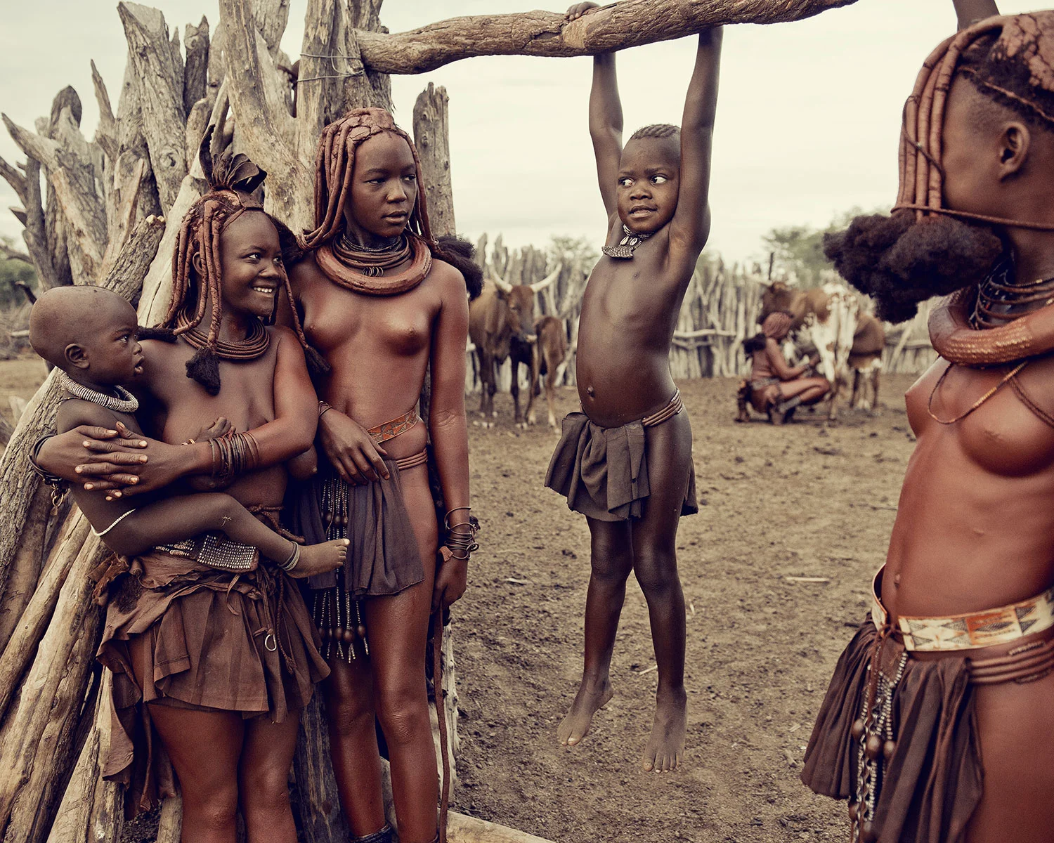 Daily Life in Umoramba Village - JIMMY NELSON, BEFORE THEY PASS AWAY 