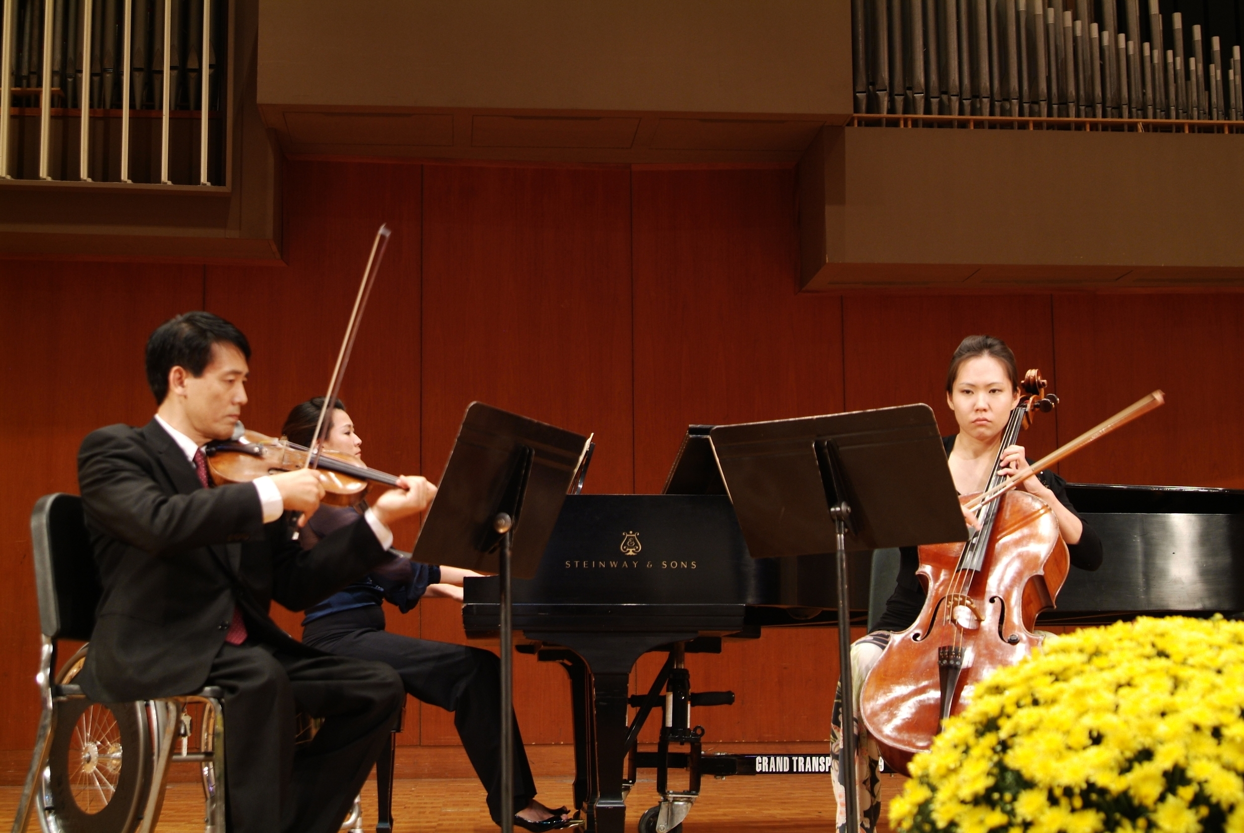 Dayton Korean Society with violinist Inhong Cha and cellist Saerom Kwon 