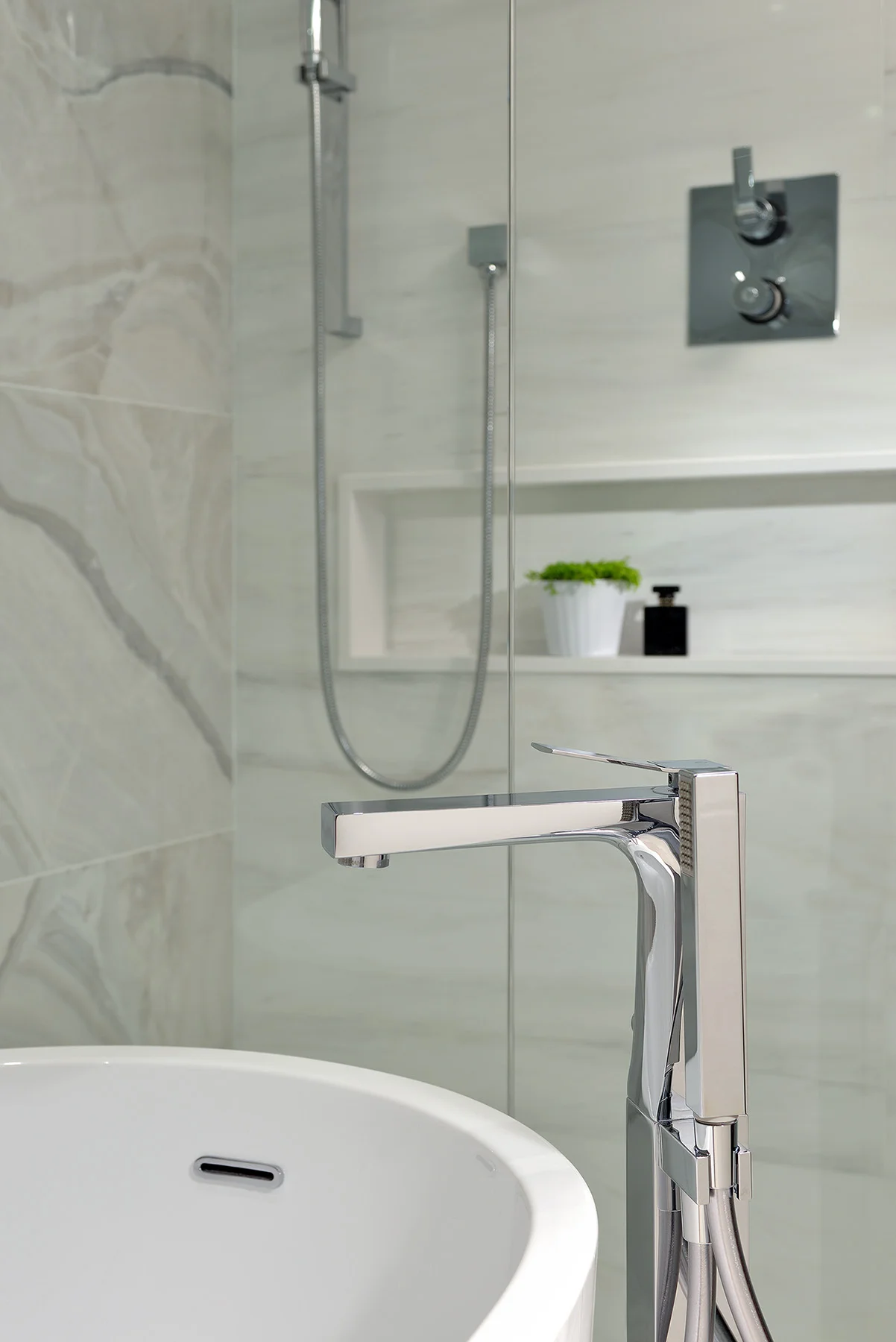 Waterfront Condo Bathroom 