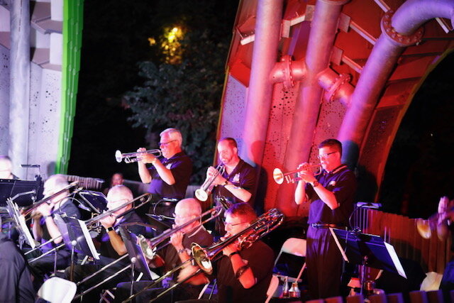 Brass section in Columbia Jazz Band