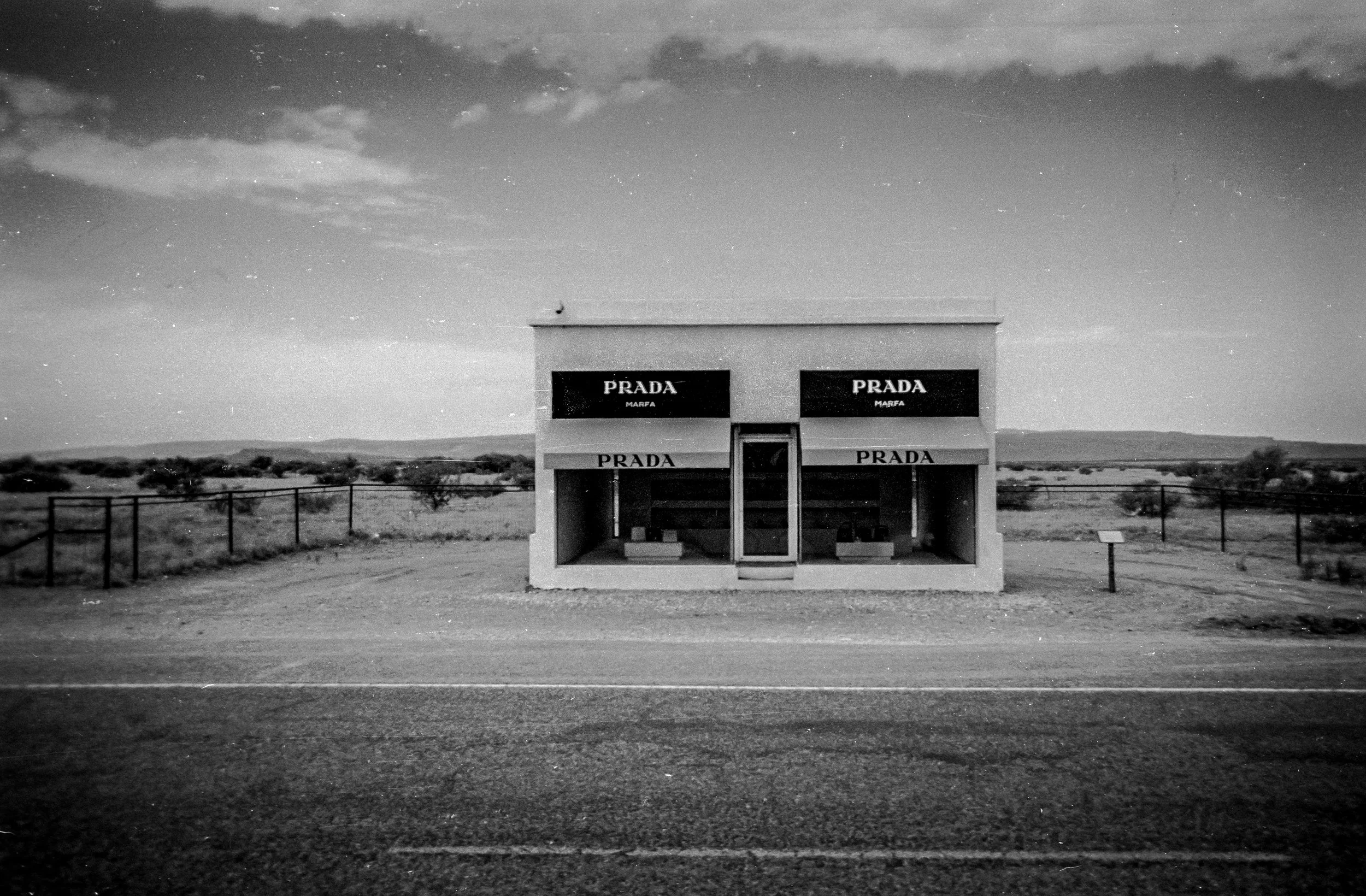 Prada Marfa, Valentine, Texas