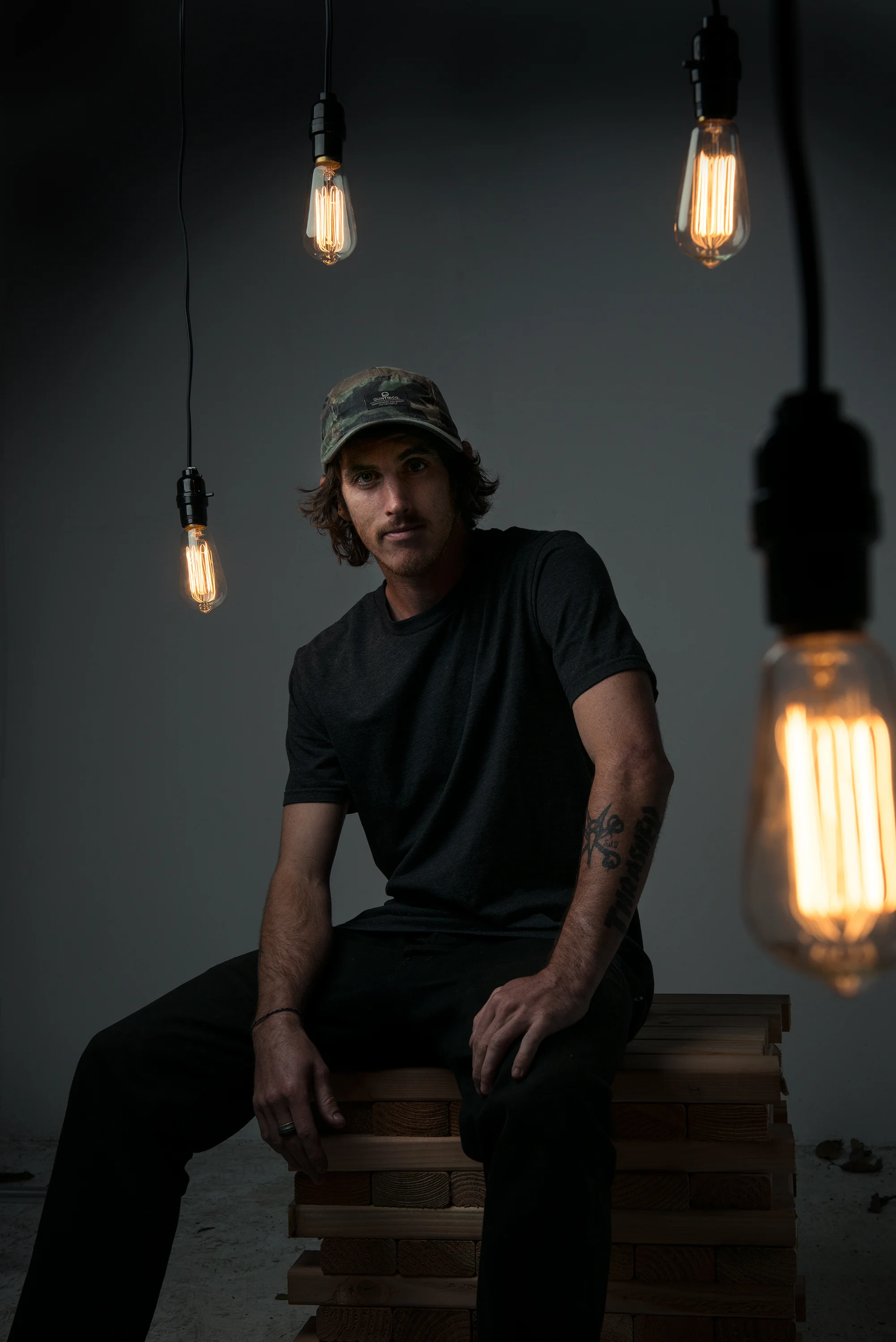 Dave_Bachinsky_LightbulbPortrait3_phBuddyBleckleyWebsite.jpg