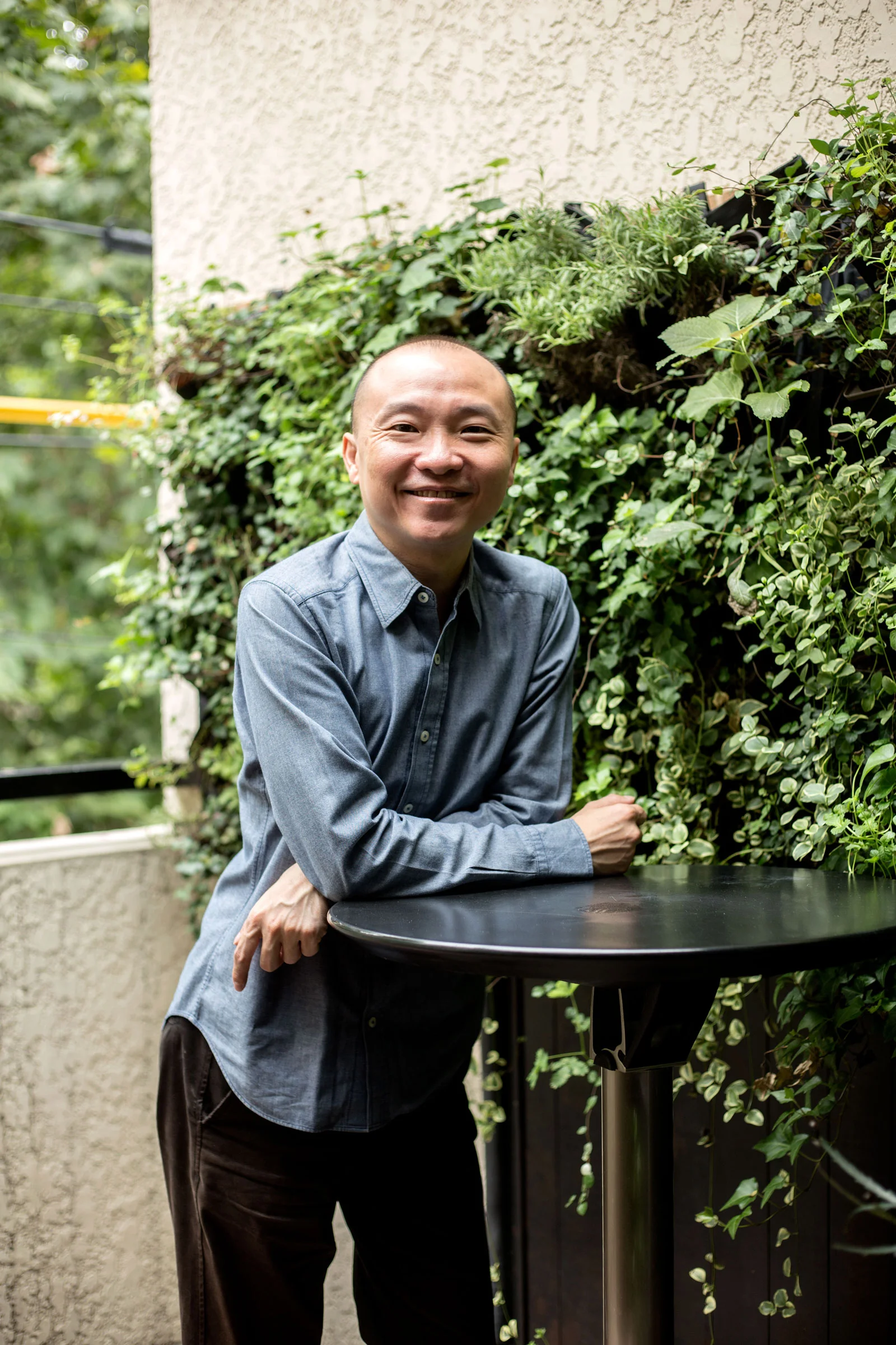Brian Tan on the terrace (Jeremy Smart for Aerostorie )