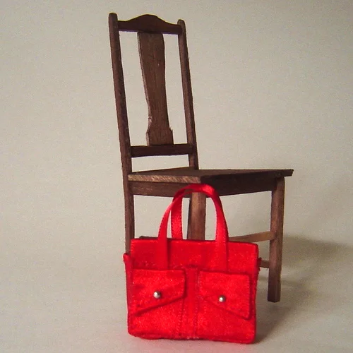  Happy Bag (Detail) approx. 3cm x 3cm x 5cm Little Old Bag 2005 The Doll's House, Preston 