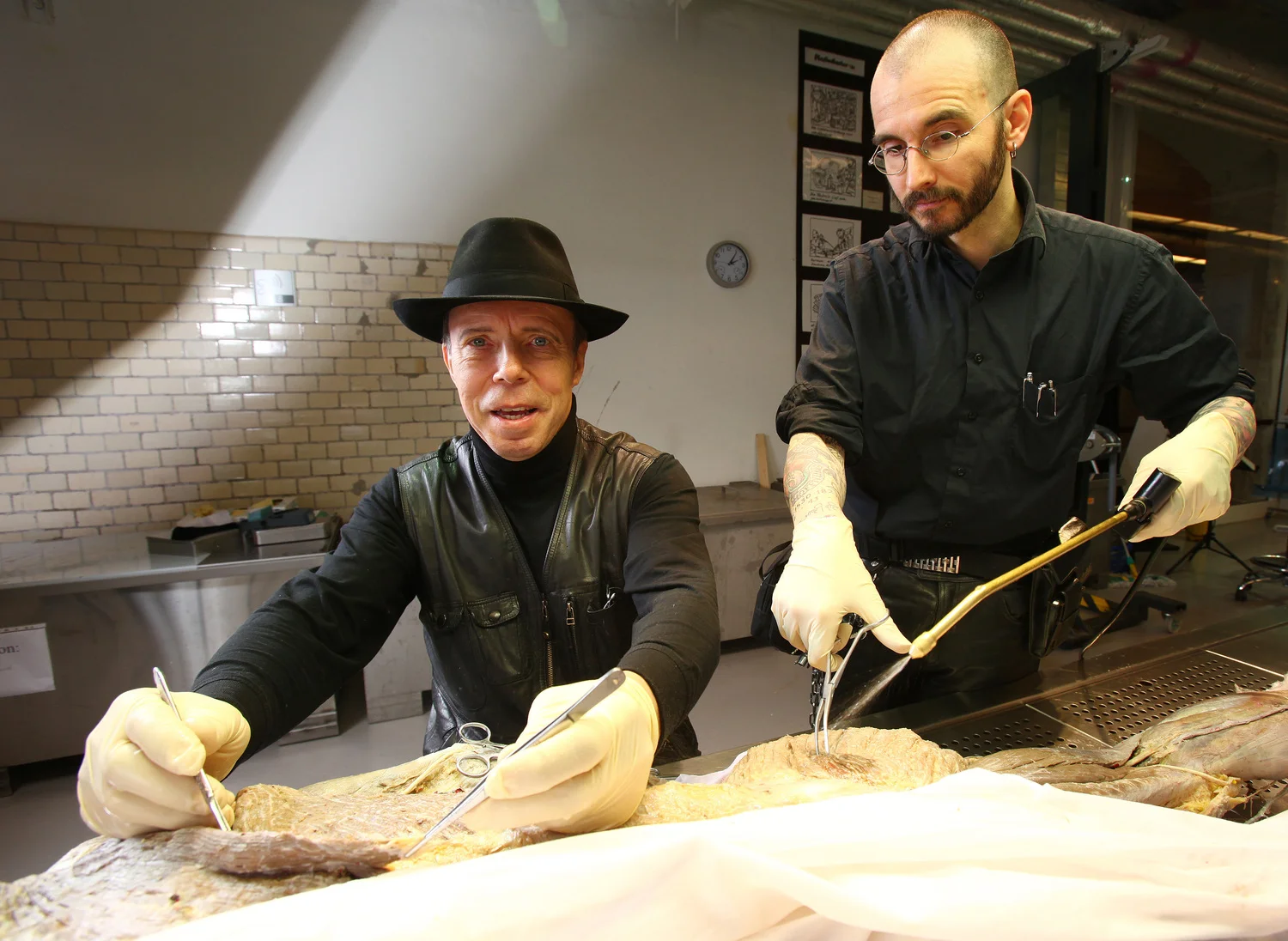 Gunther von Hagens & Mark Benecke working at Body Worlds / Plastinarium in Guben. Photo: Annie Bertram